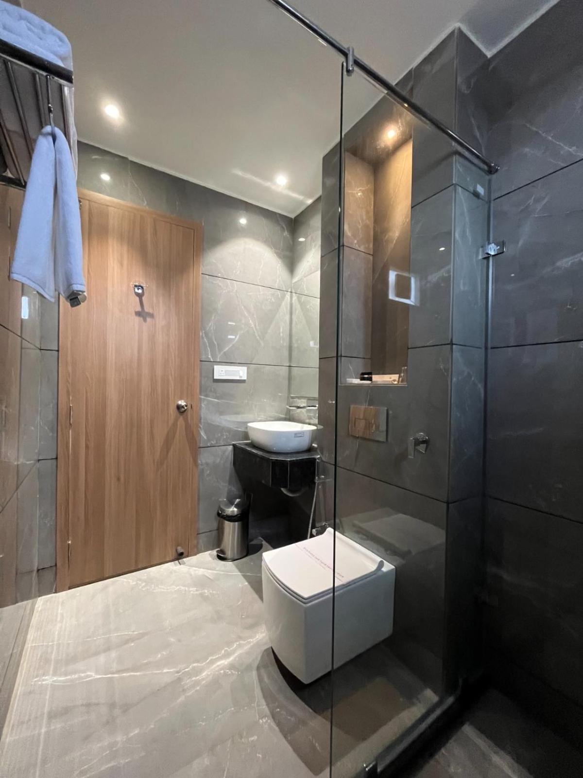 Deluxe Double Room - Photo 10