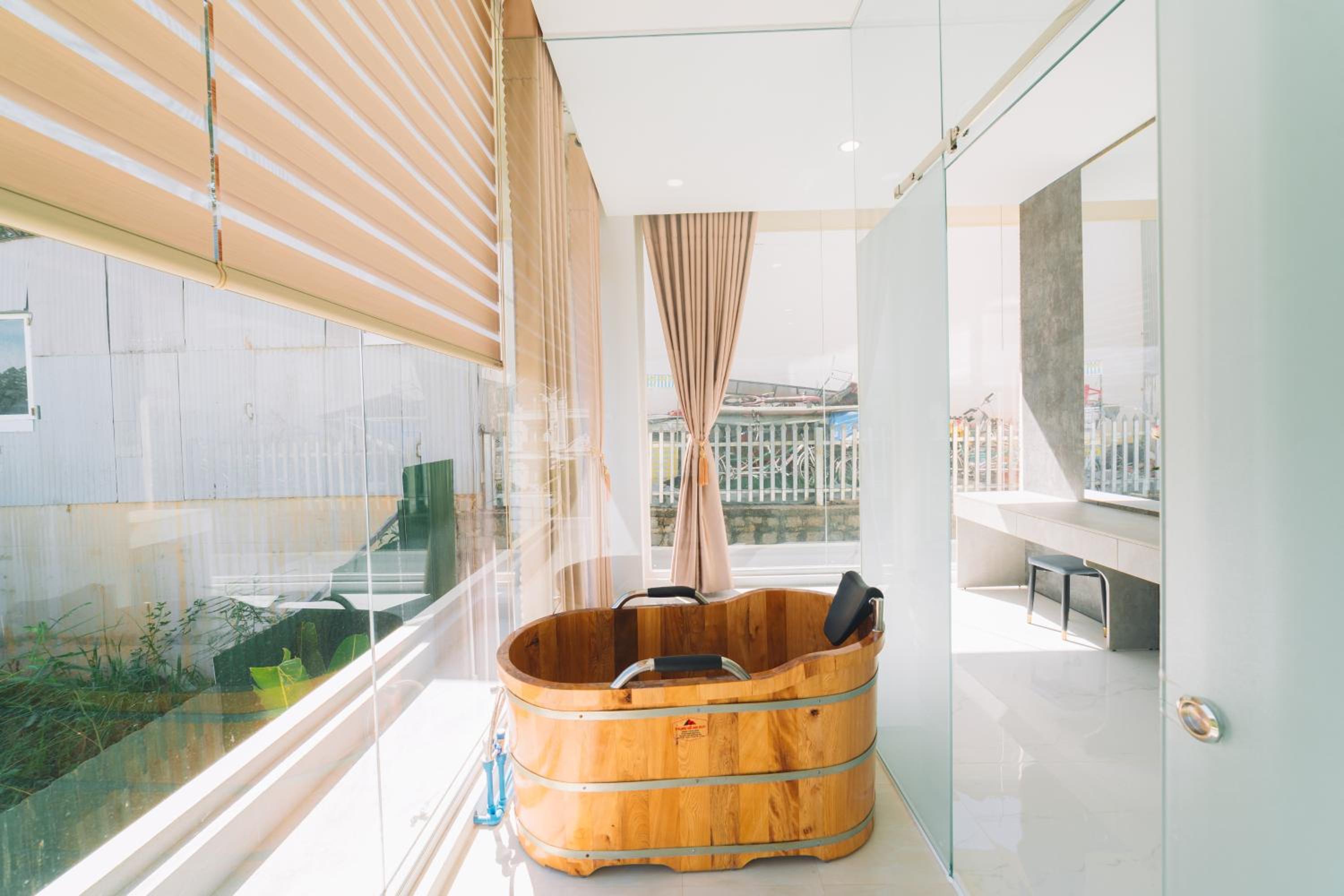 Suite with Private Pool - Photo 7