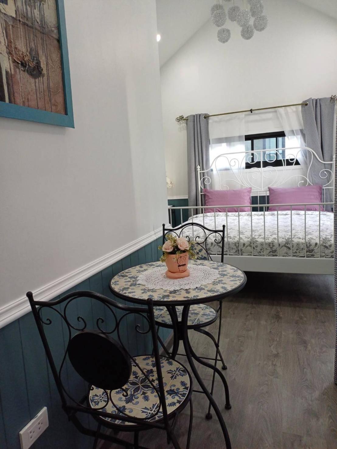 Deluxe King Room photo 1
