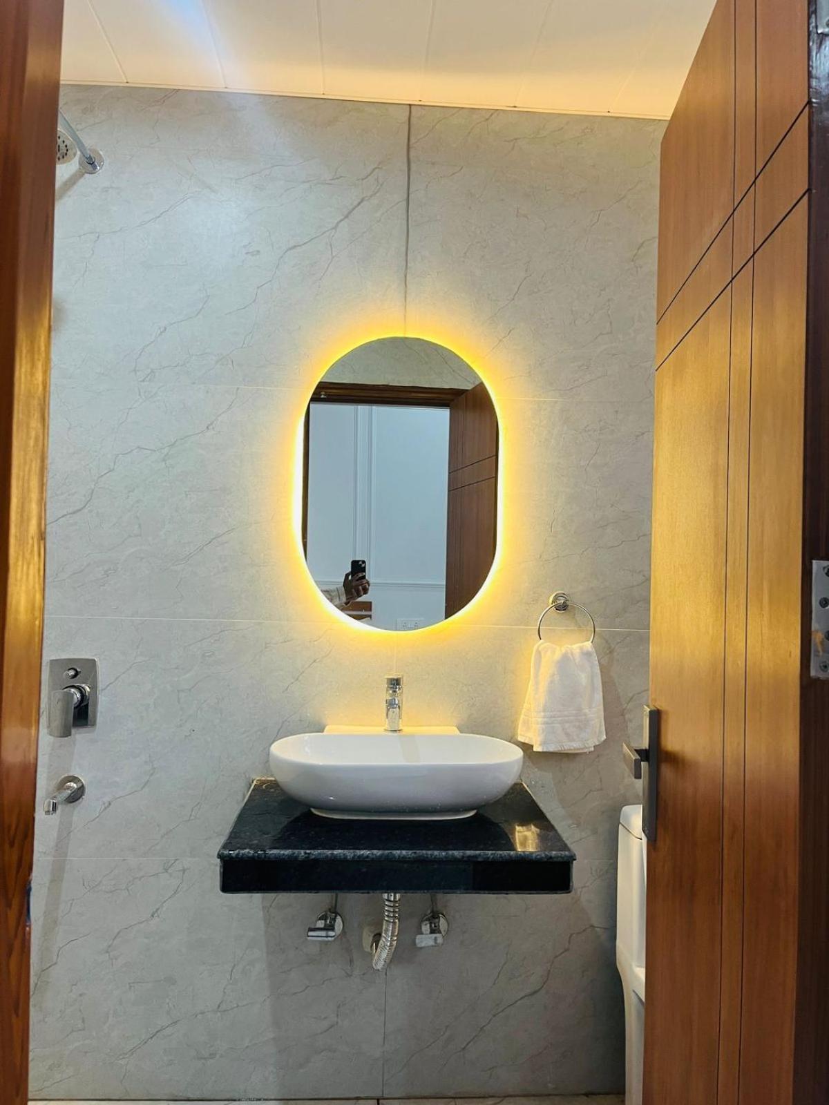 Deluxe Double Room (2 Adults + 1 Child) photo 2