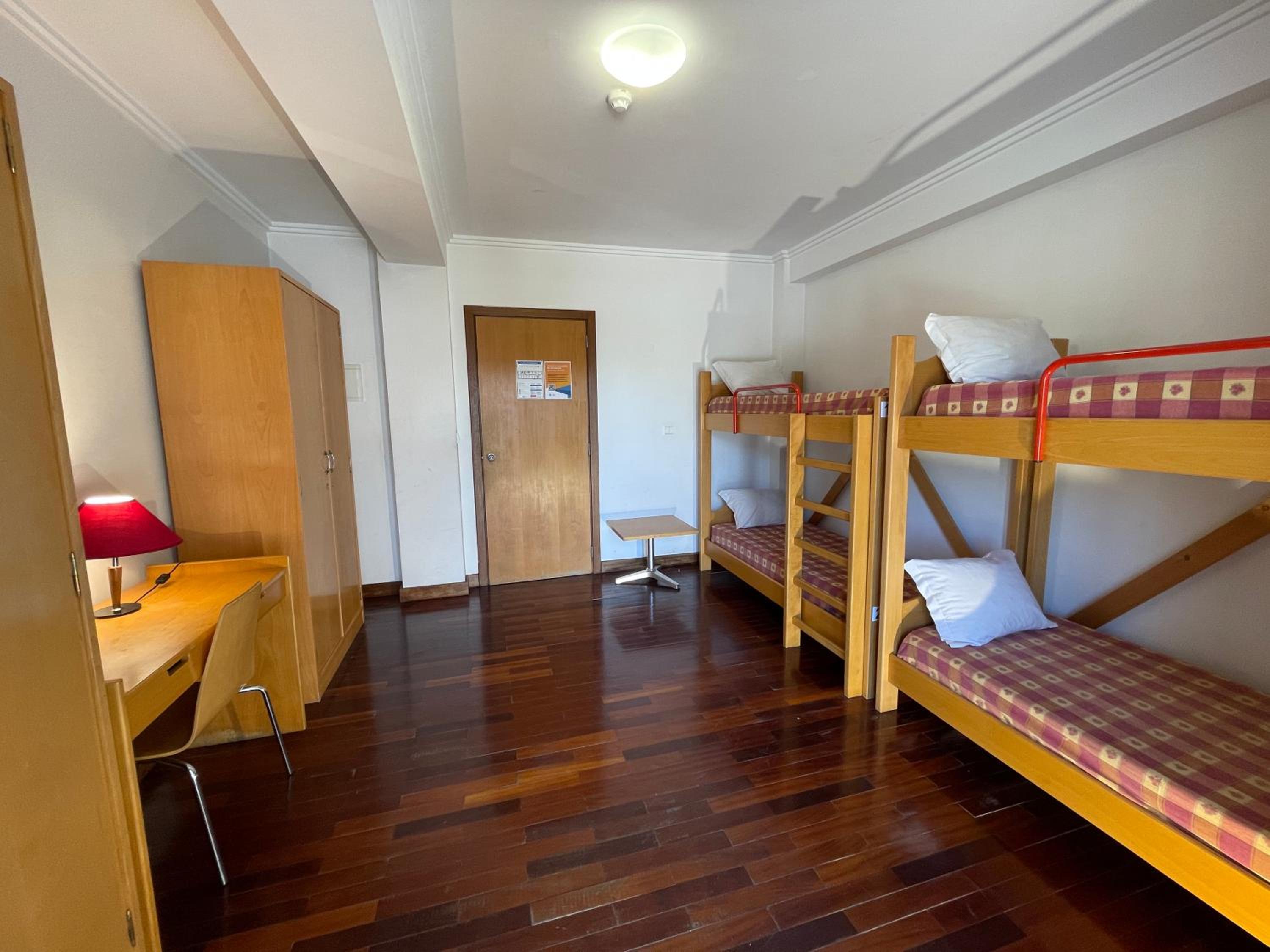 Quadruple Room with Shared Bathroom photo 1