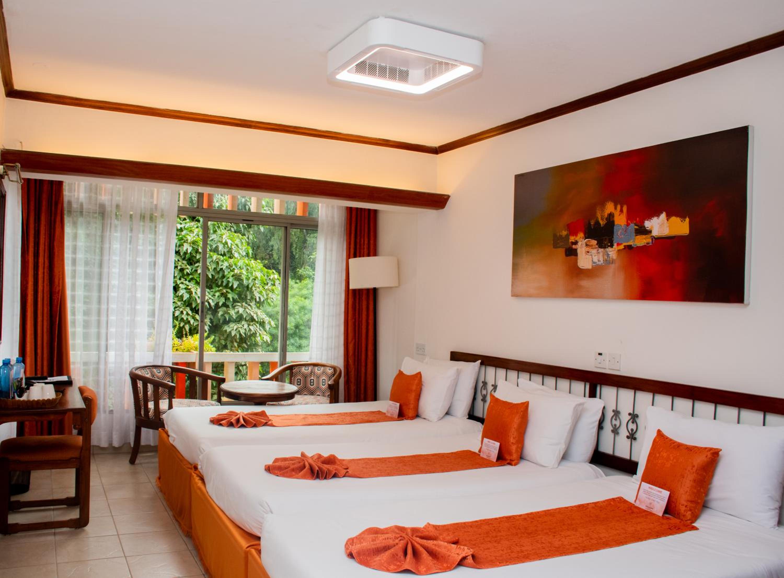 Superior Triple Room photo 3