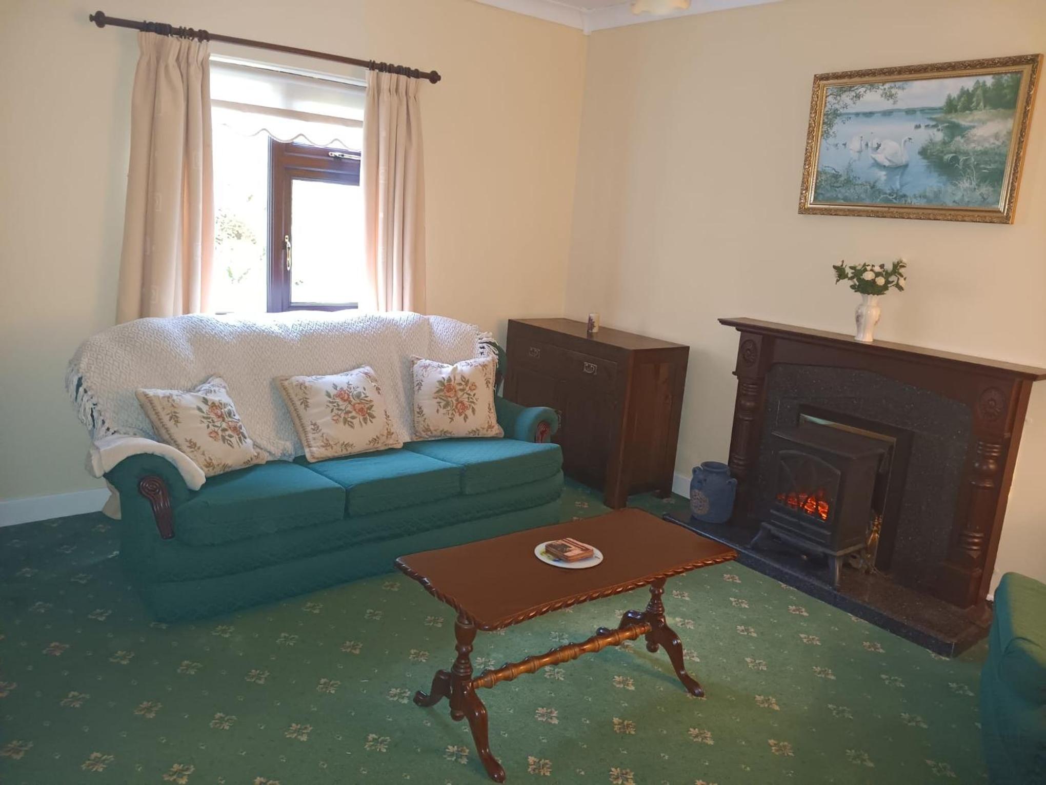 Two-Bedroom House photo 3
