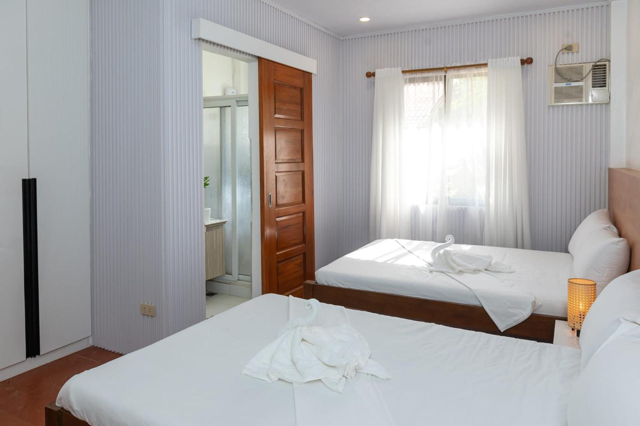 Classic Quadruple Room photo 2
