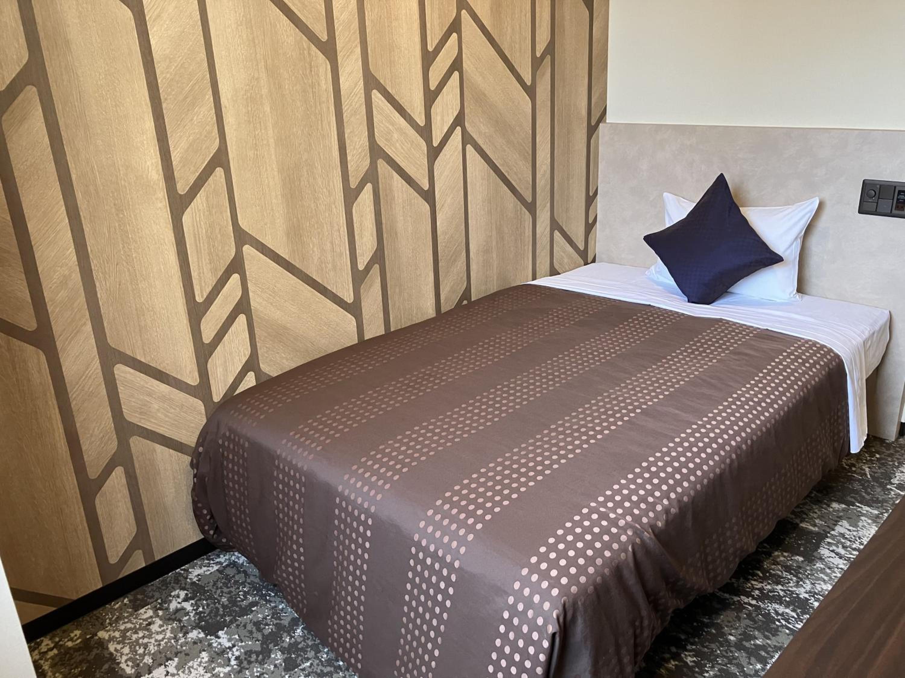 Single Room - Smoking - Small Dog Friendly