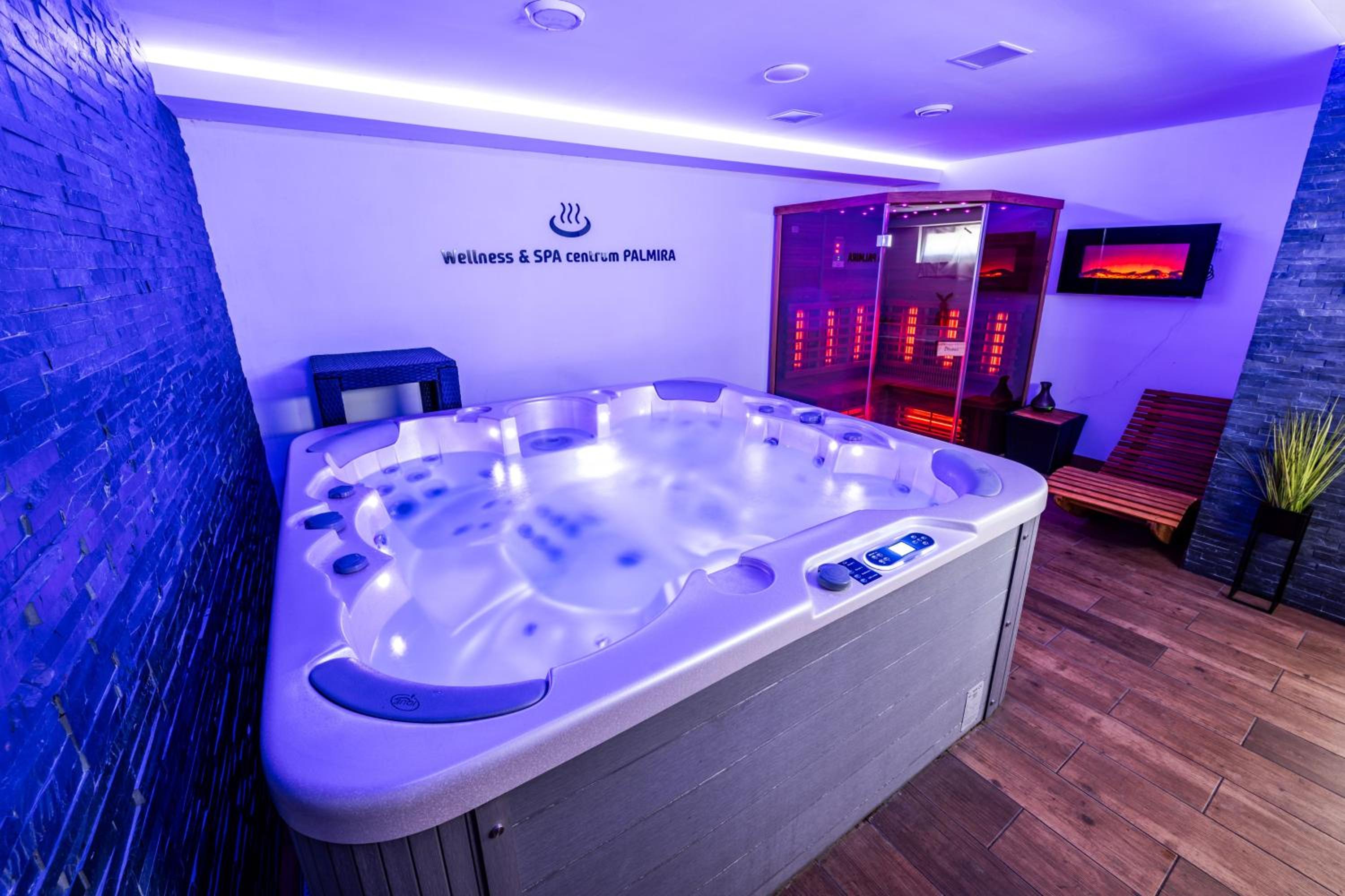 Double or Twin Room with Spa Access - Photo 8