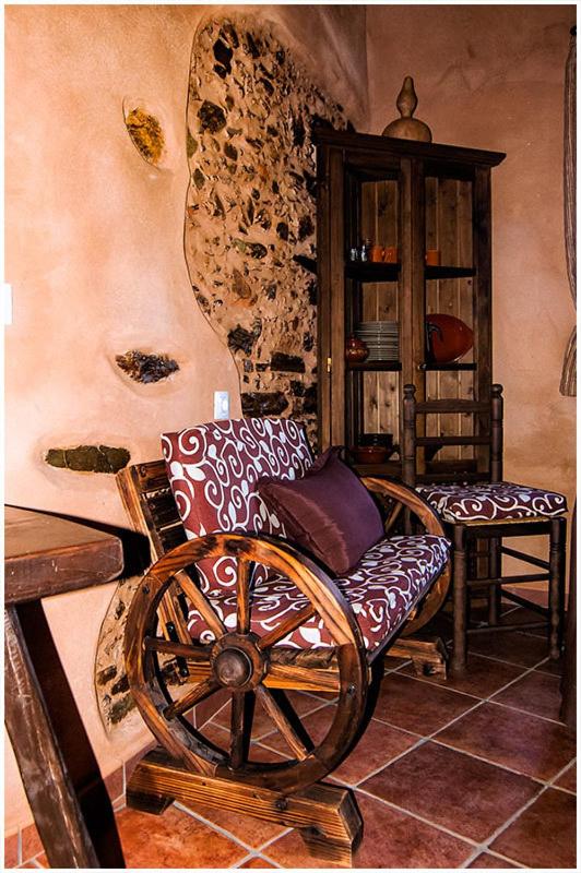 One-Bedroom House - Photo 3