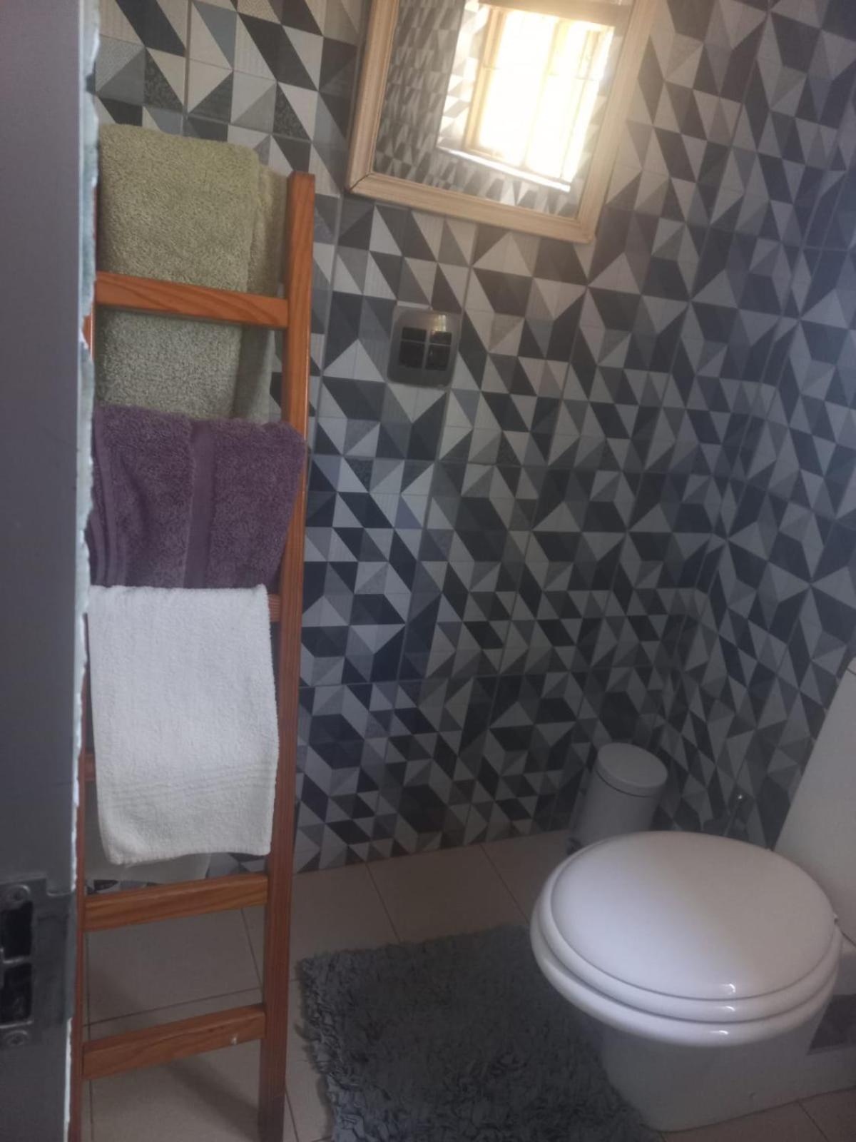 Standard Double Room - Photo 6