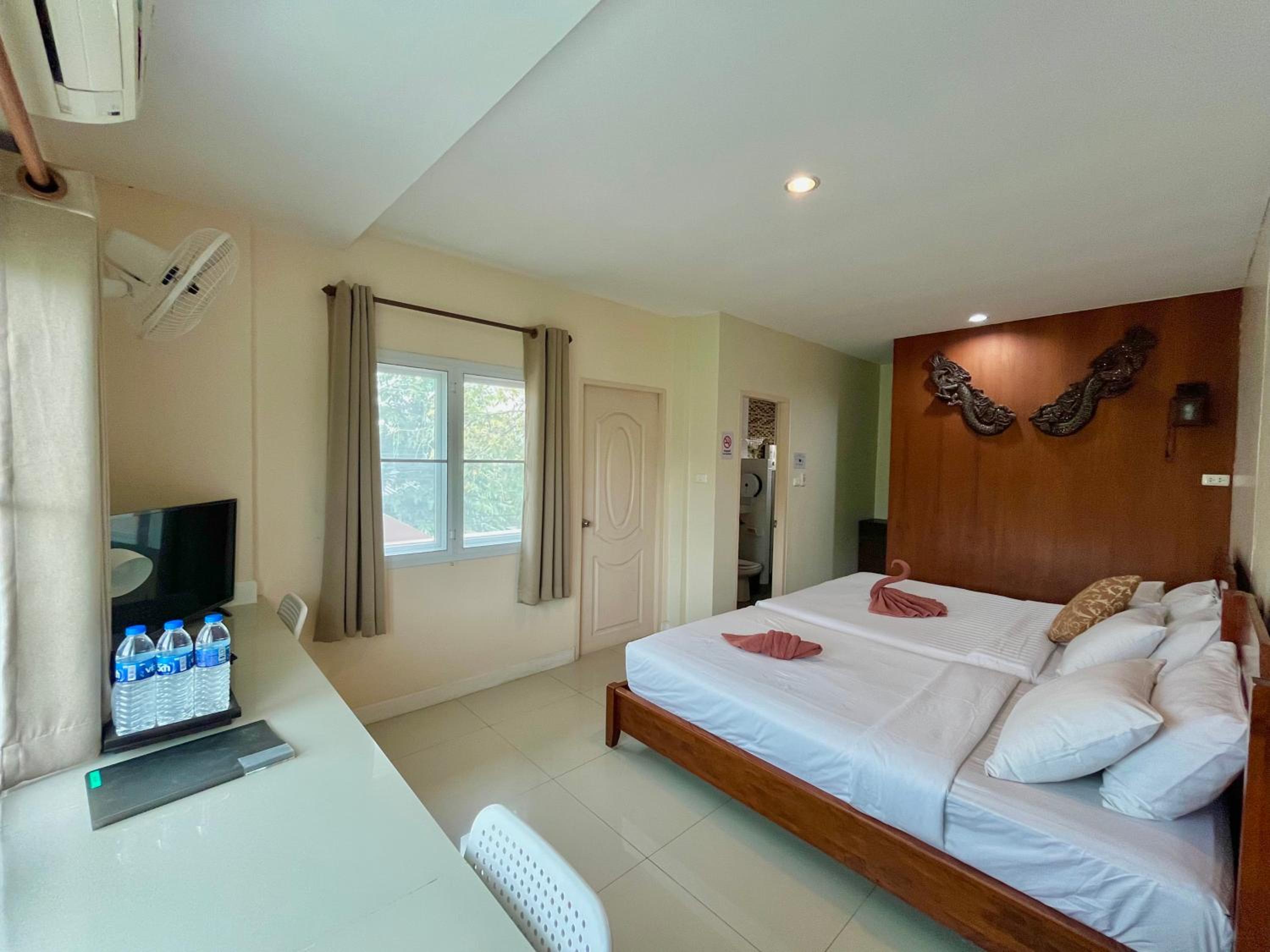 Deluxe Triple Room photo 2