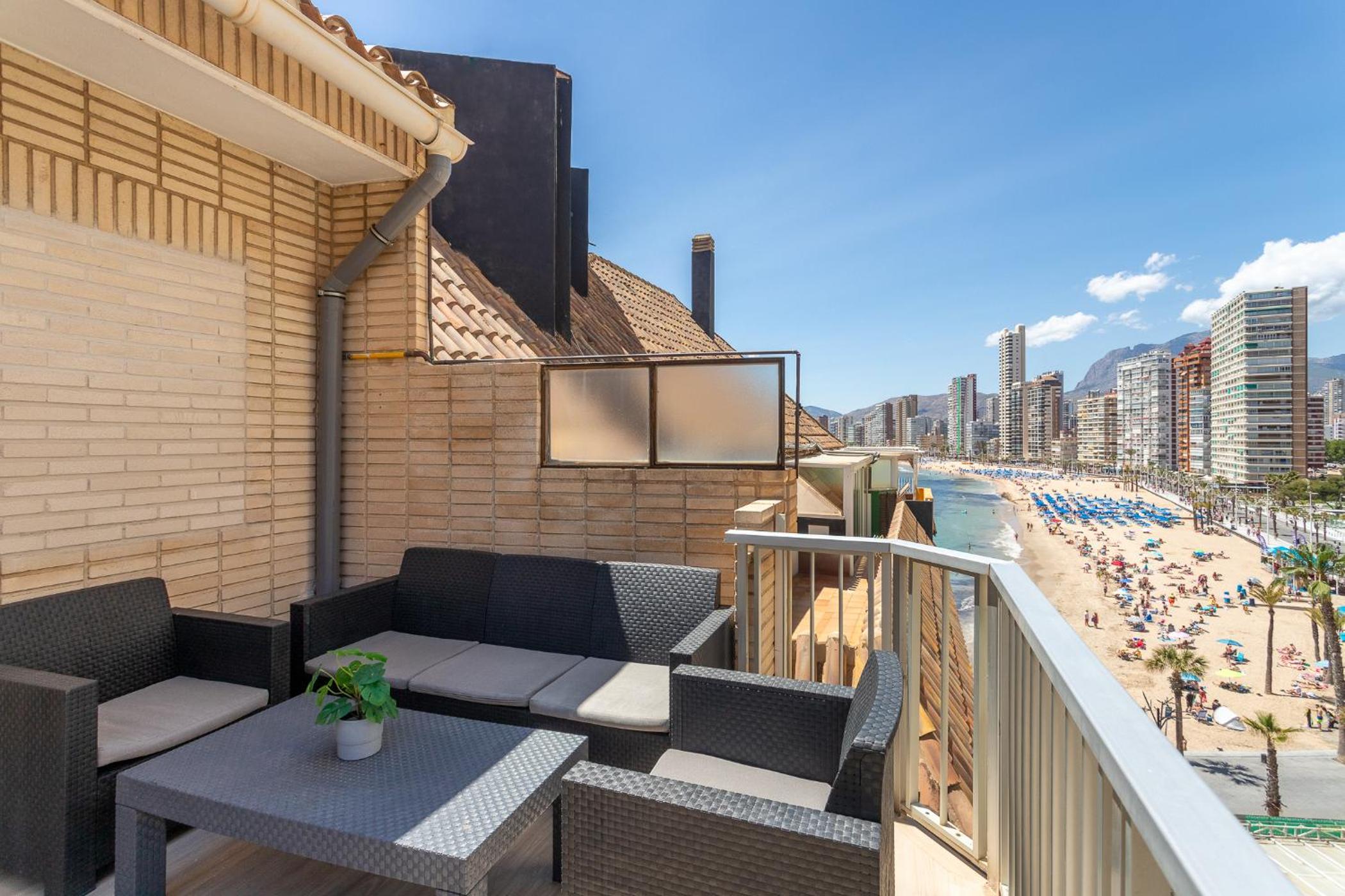 One-Bedroom Apartment with Balcony - Photo 3