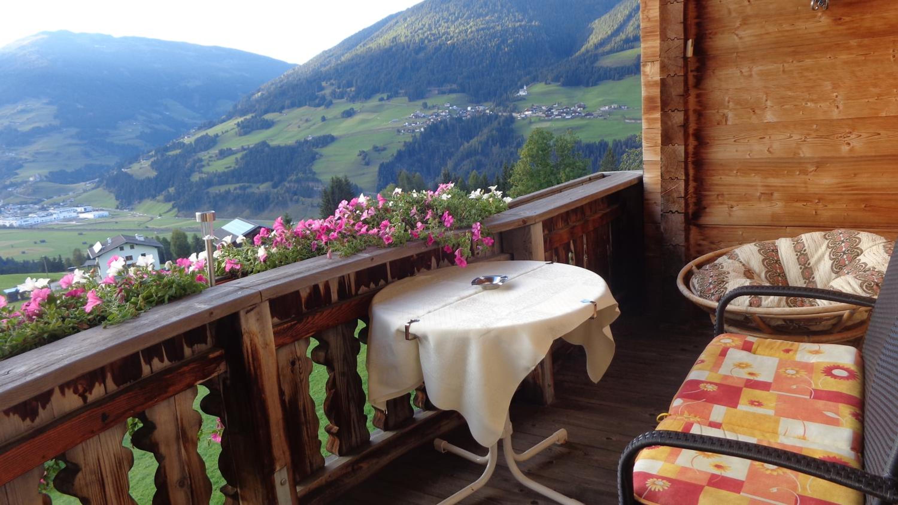 Two-Bedroom Apartment with Balcony - Photo 33