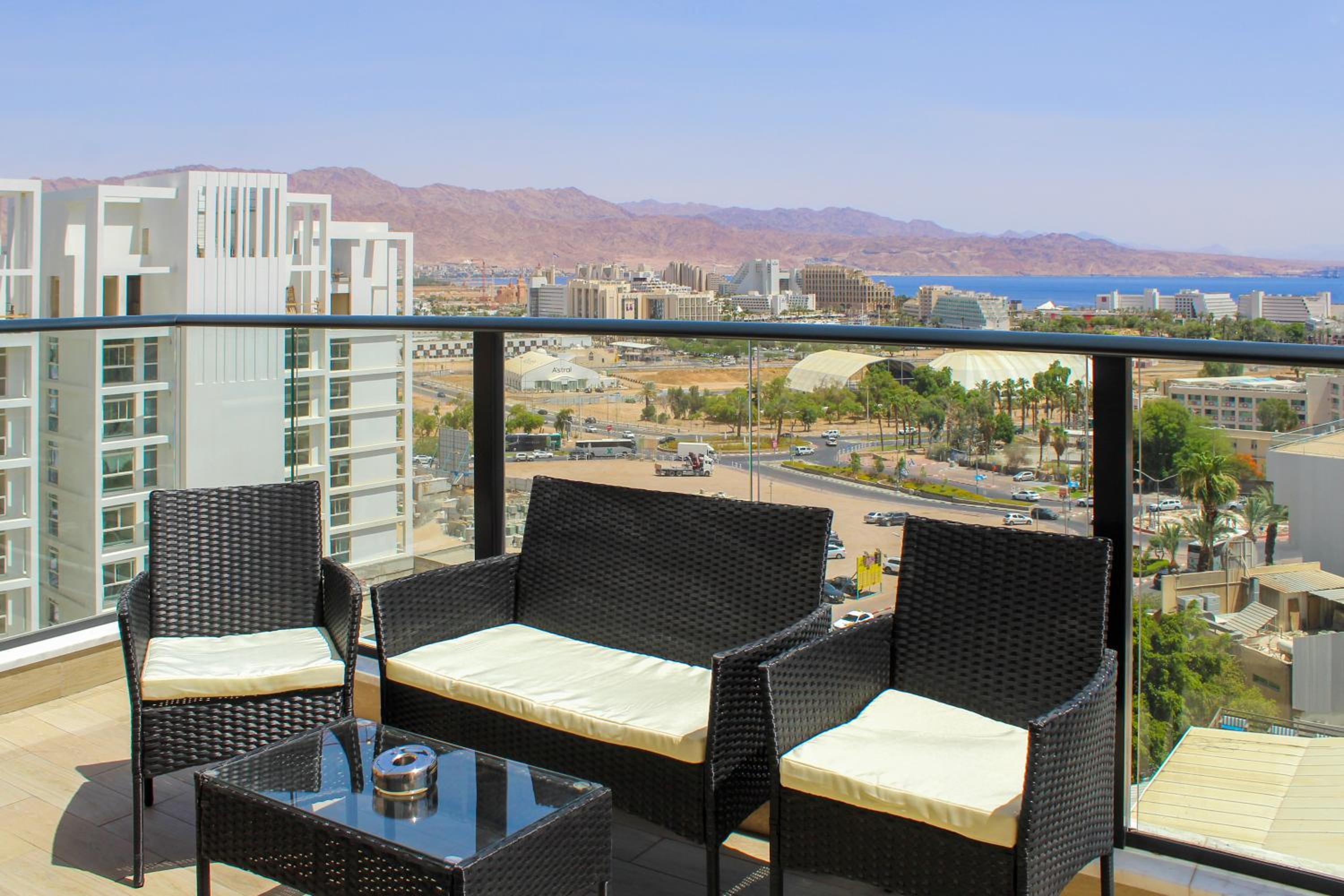 Apartment with Balcony photo 1
