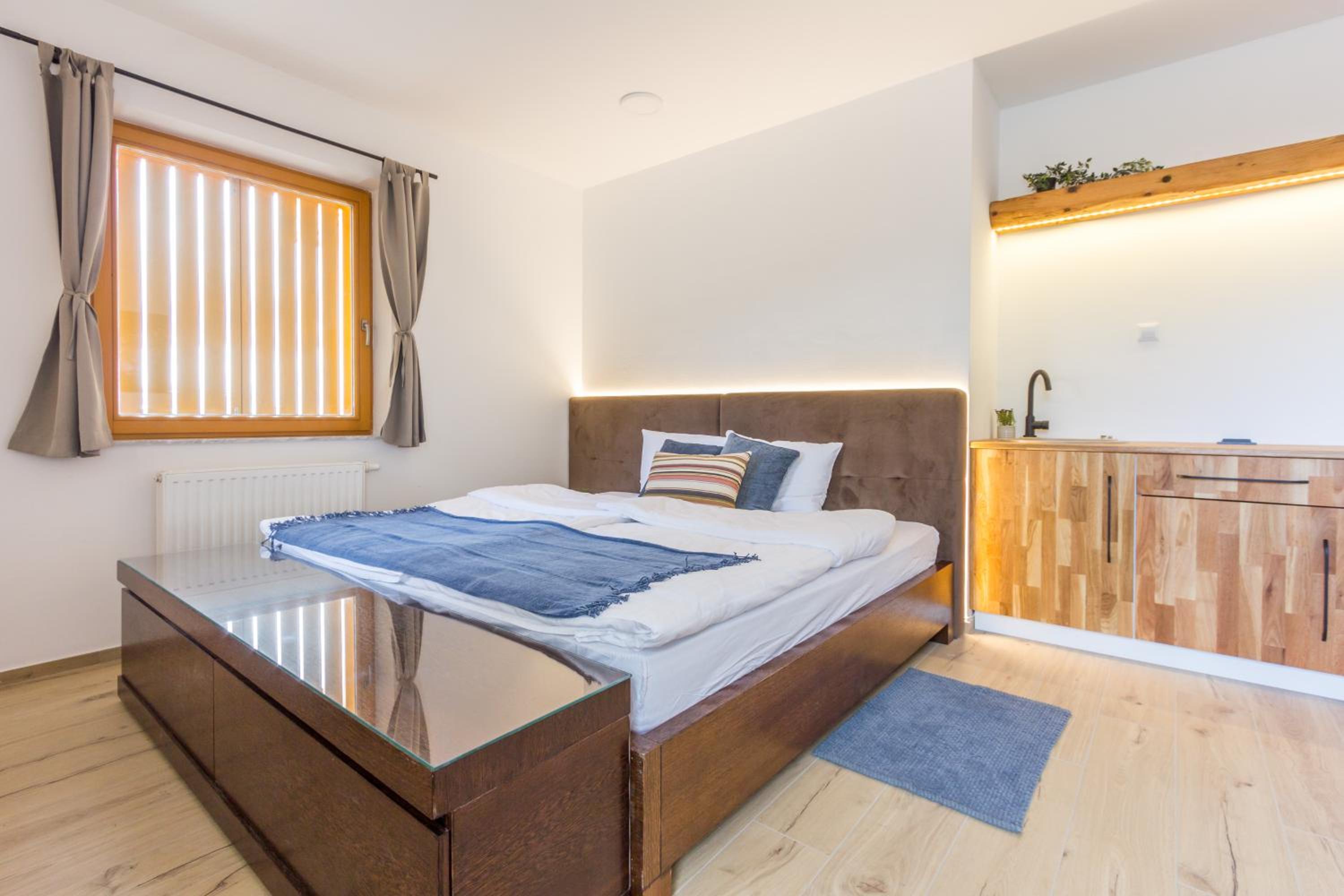 Double Room with Spa Bath - Photo 1