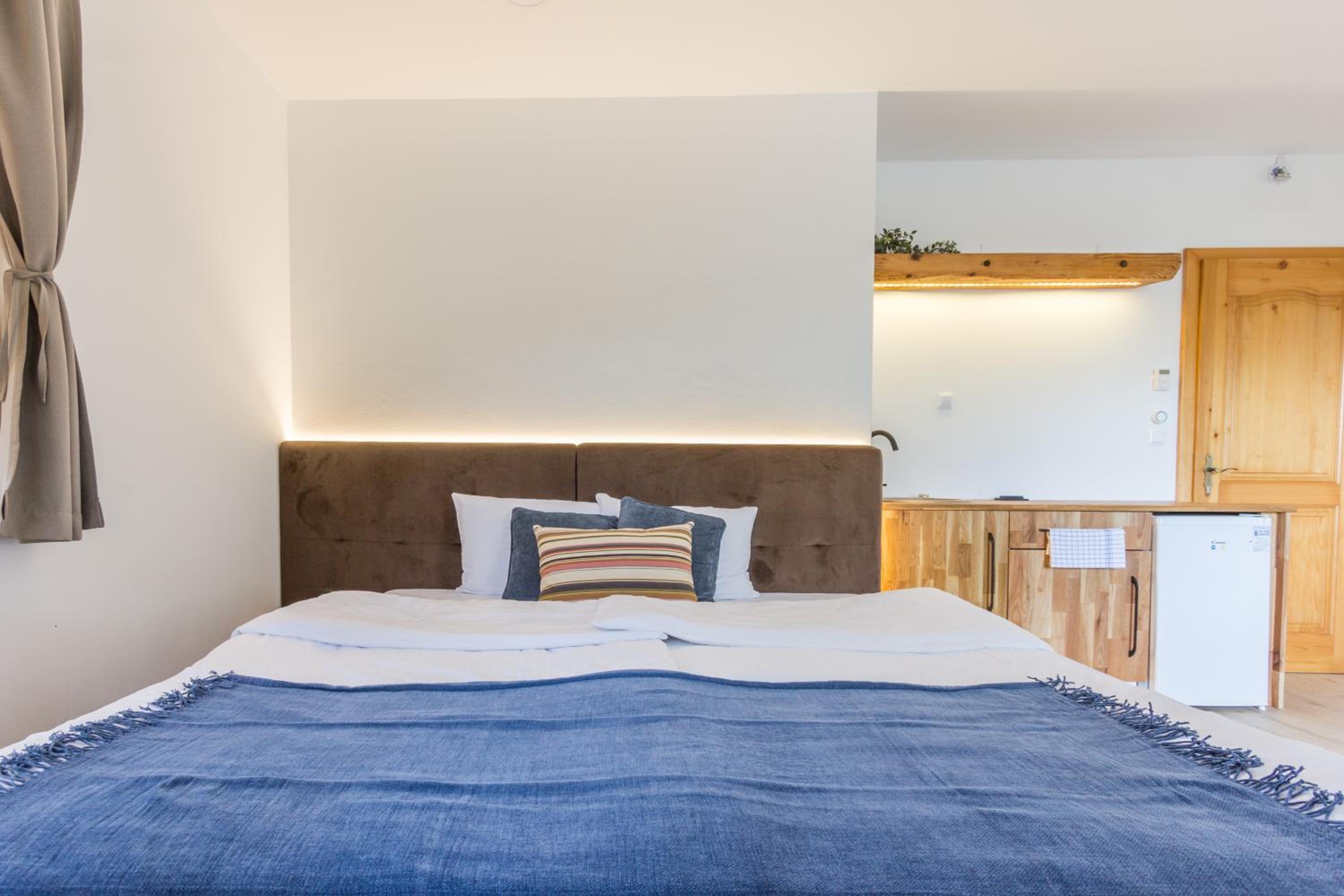 Double Room with Spa Bath - Photo 3