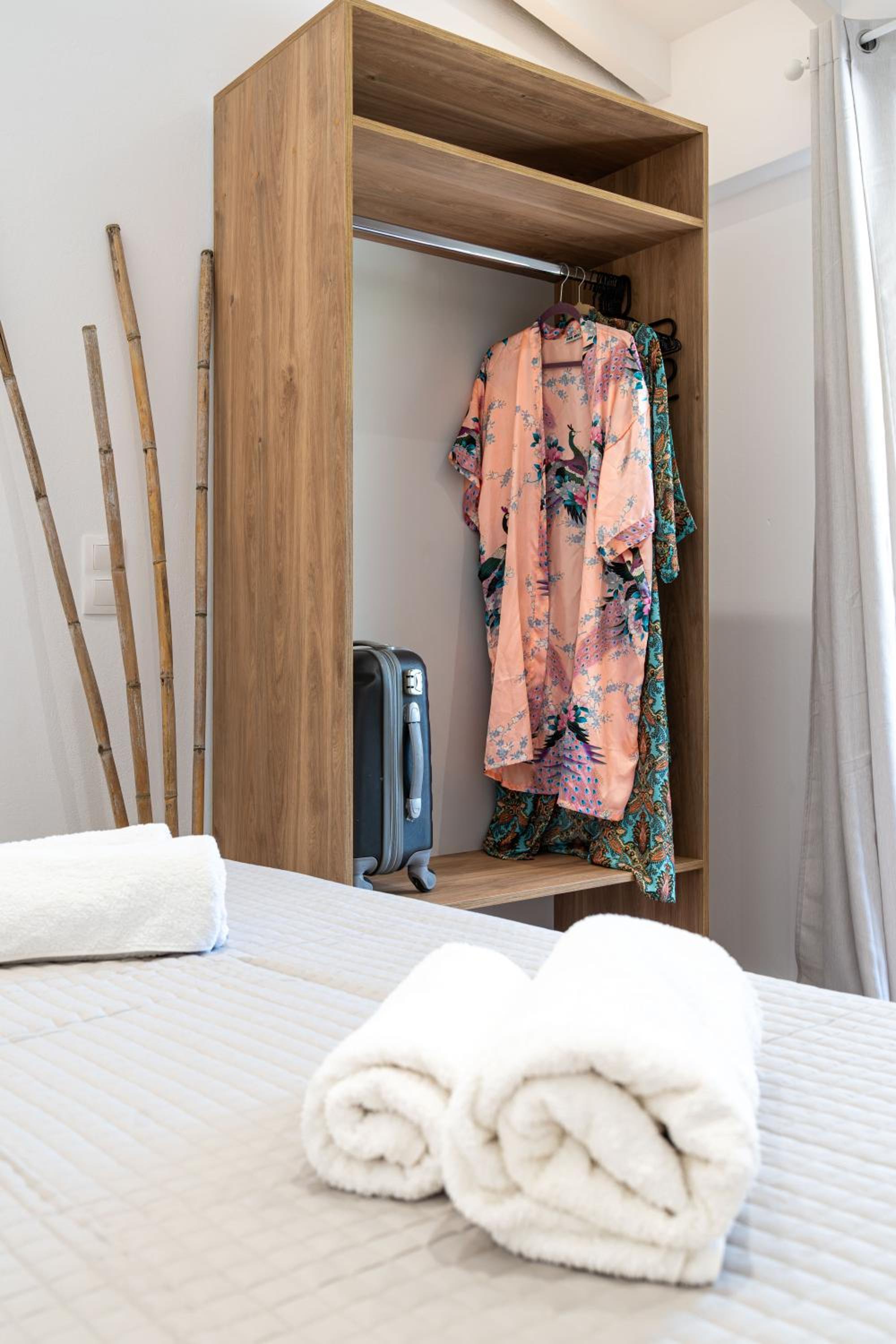 Deluxe Double Room (2 Adults + 1 Child) photo 1