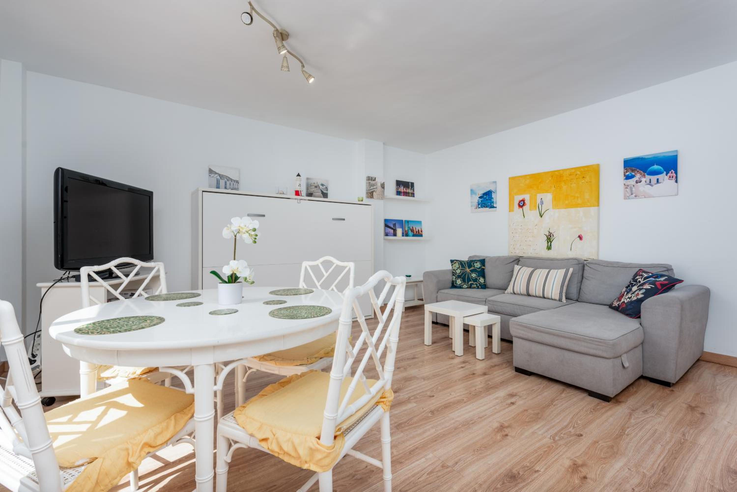 Apartamento de un dormitorio superior con balcón