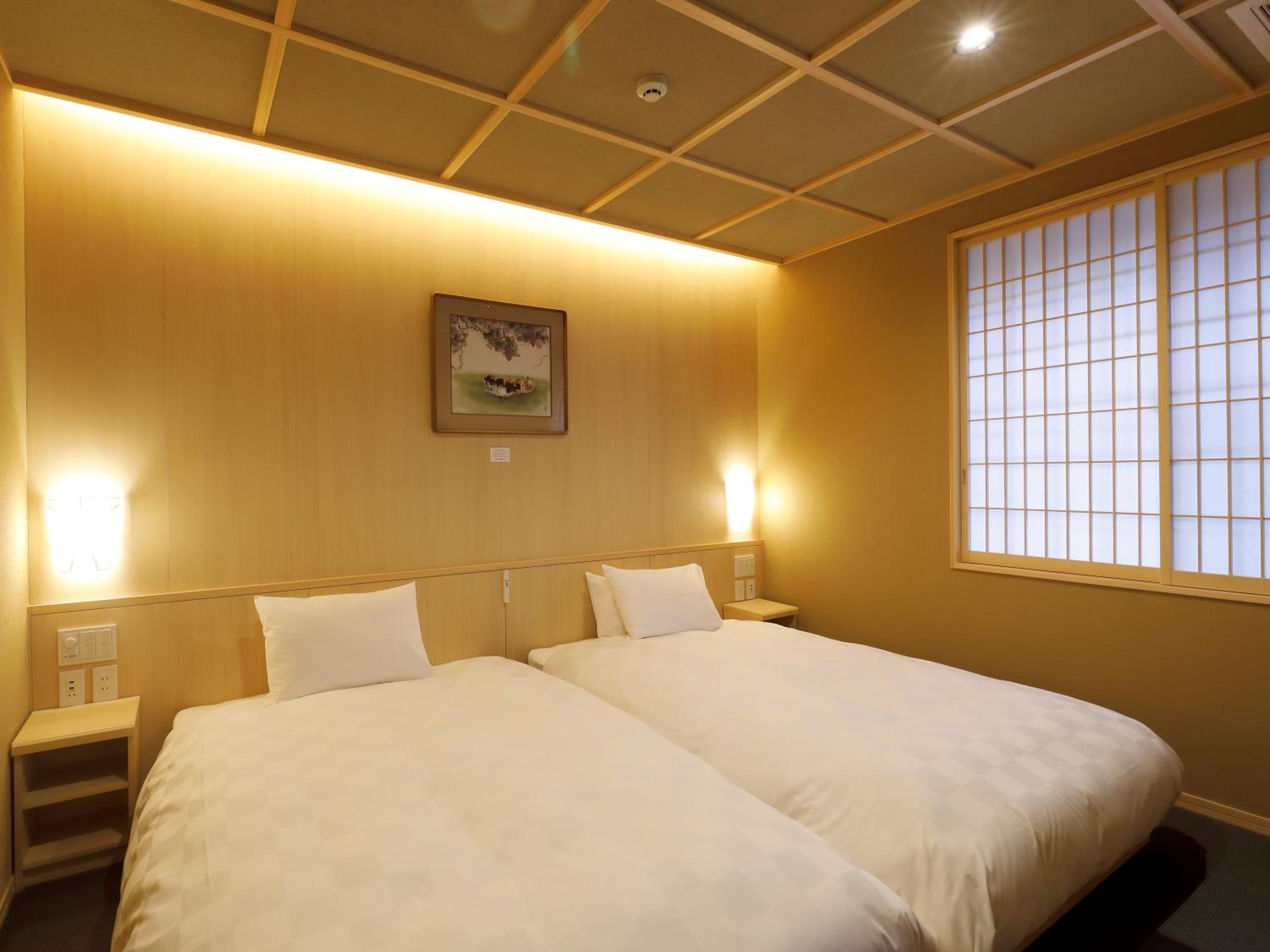 Suite Room B with Private Bathroom