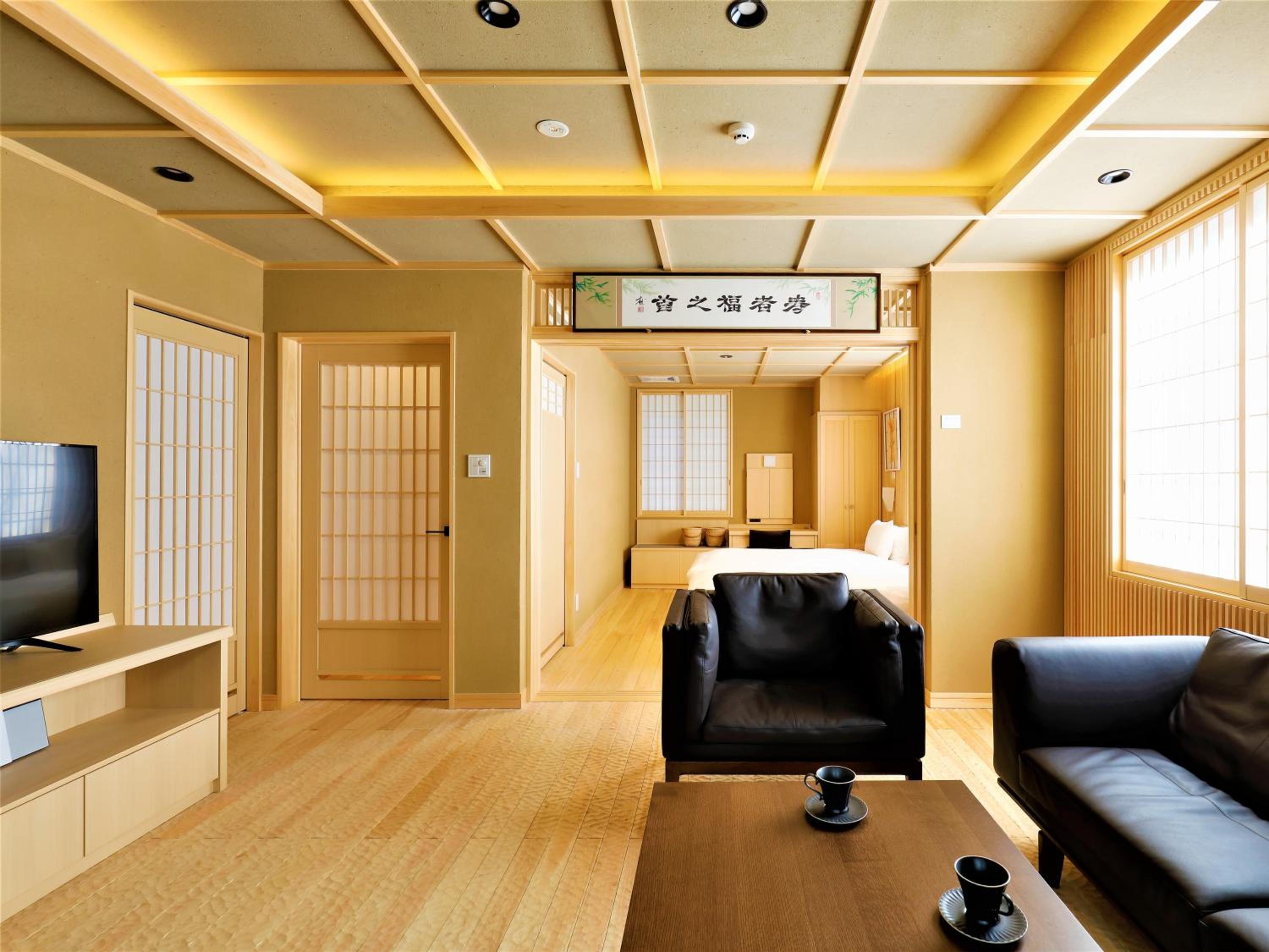 Suite Room A with Private Bathroom - Photo 3