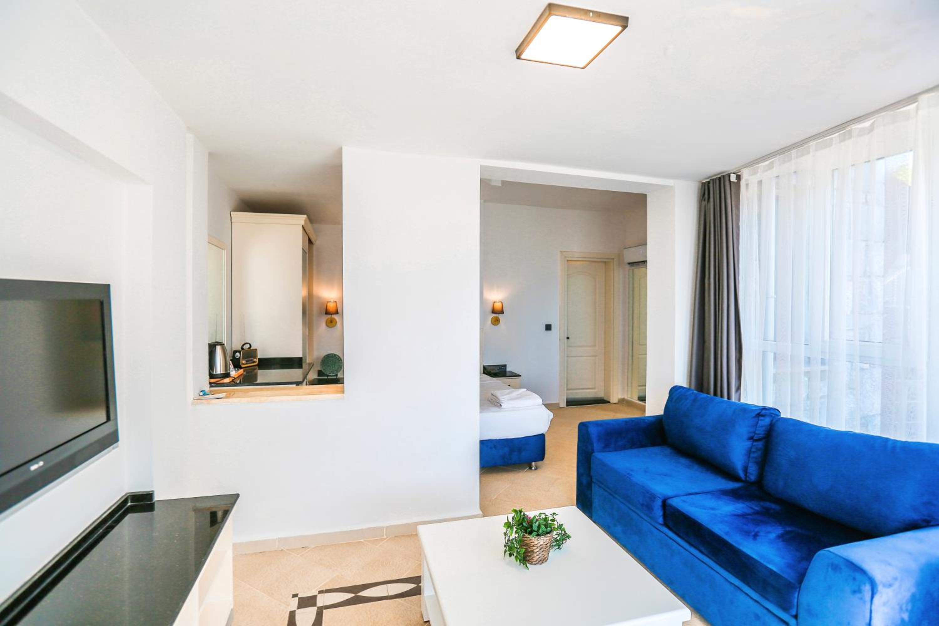 Deluxe Double Or Twin Room With Garden View photo 3