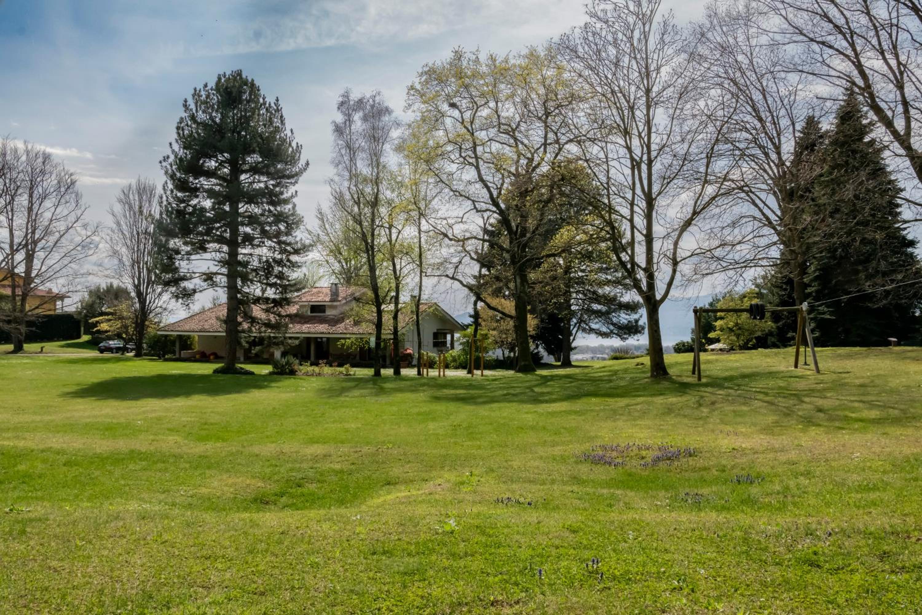 Villa photo 2