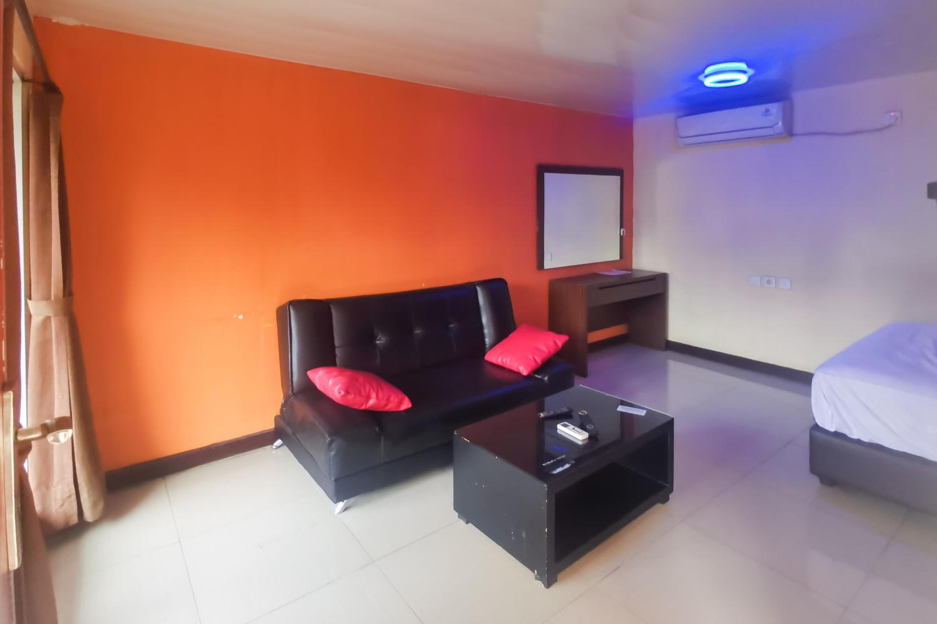 Deluxe Room - Photo 4