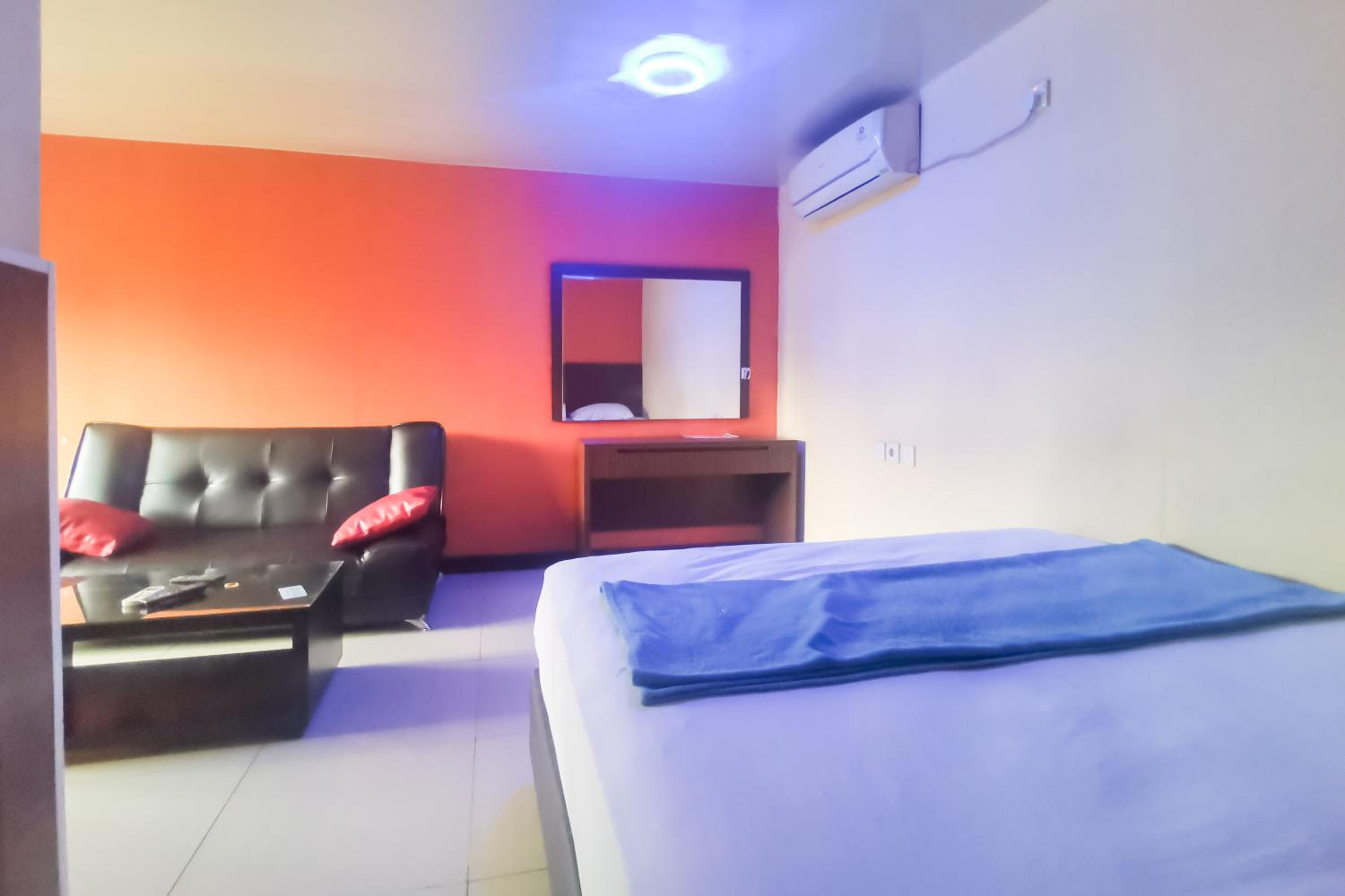 Deluxe Room - Photo 5