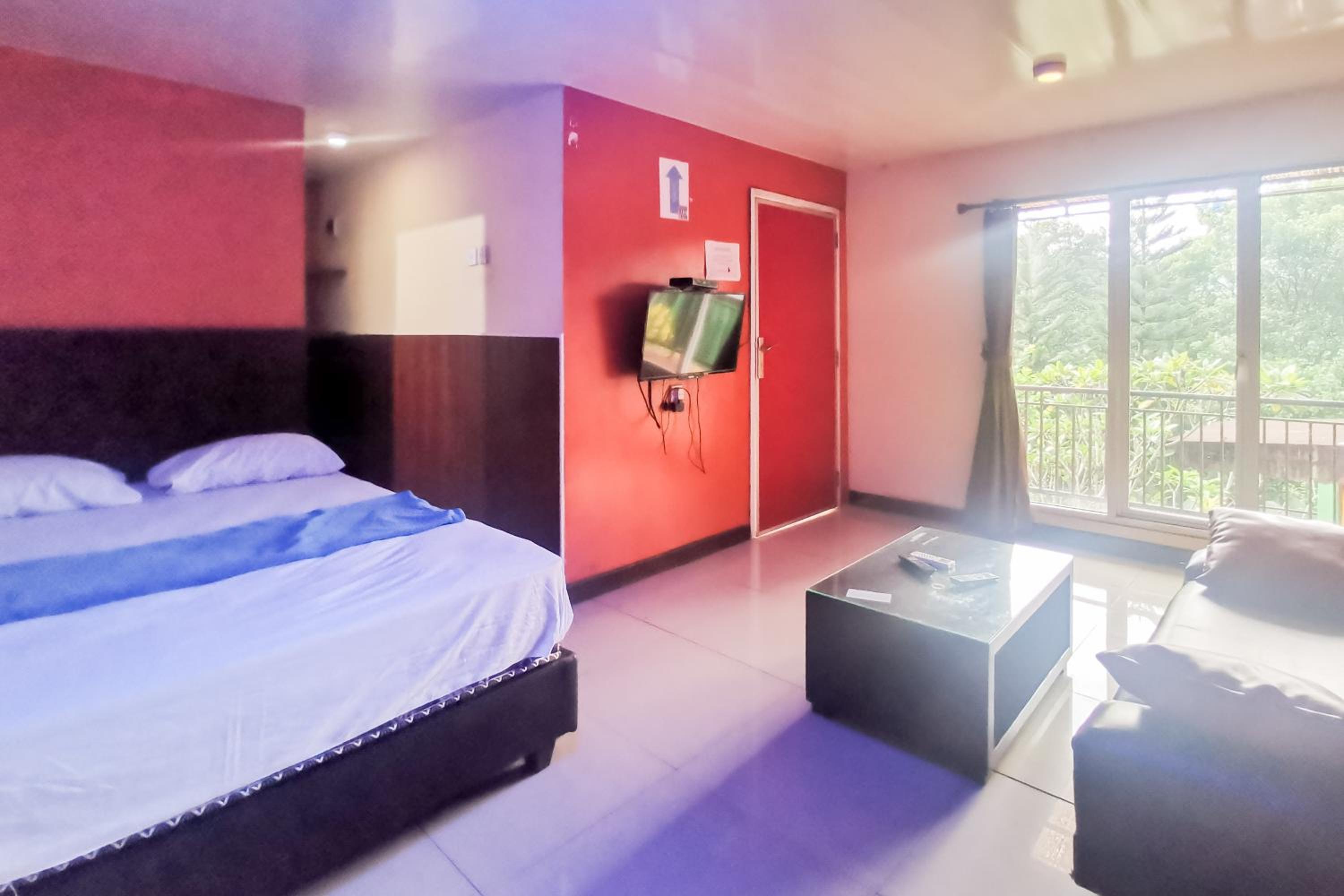 Deluxe Room - Photo 1