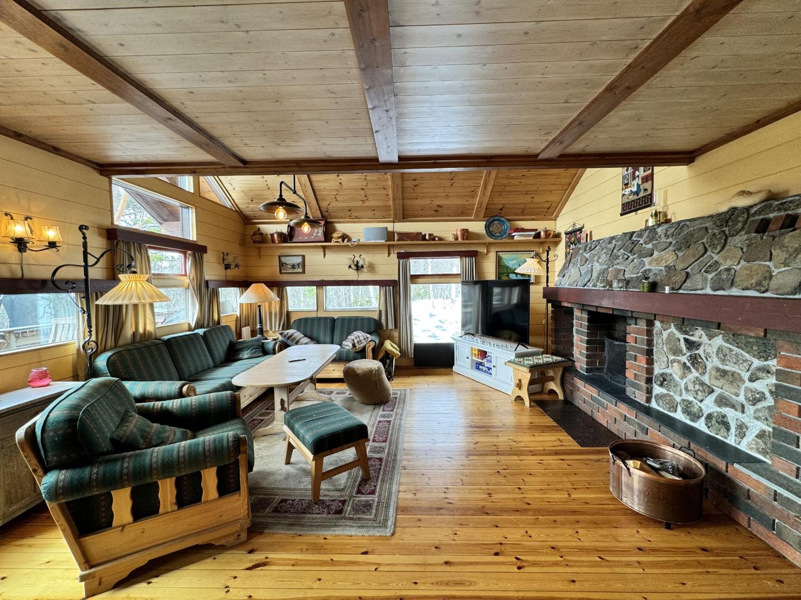 Four-Bedroom House photo 1