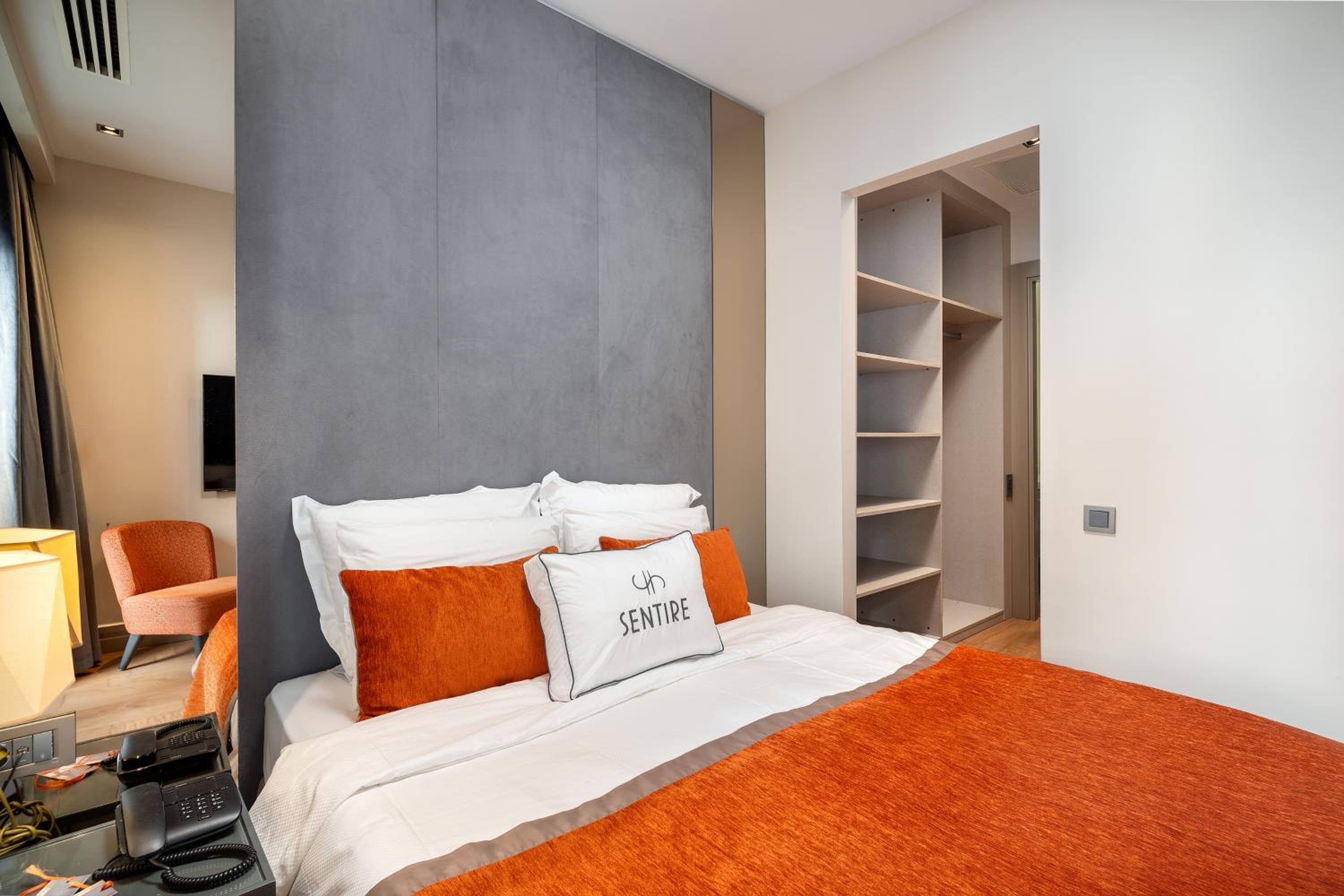 Superior King Room photo 1