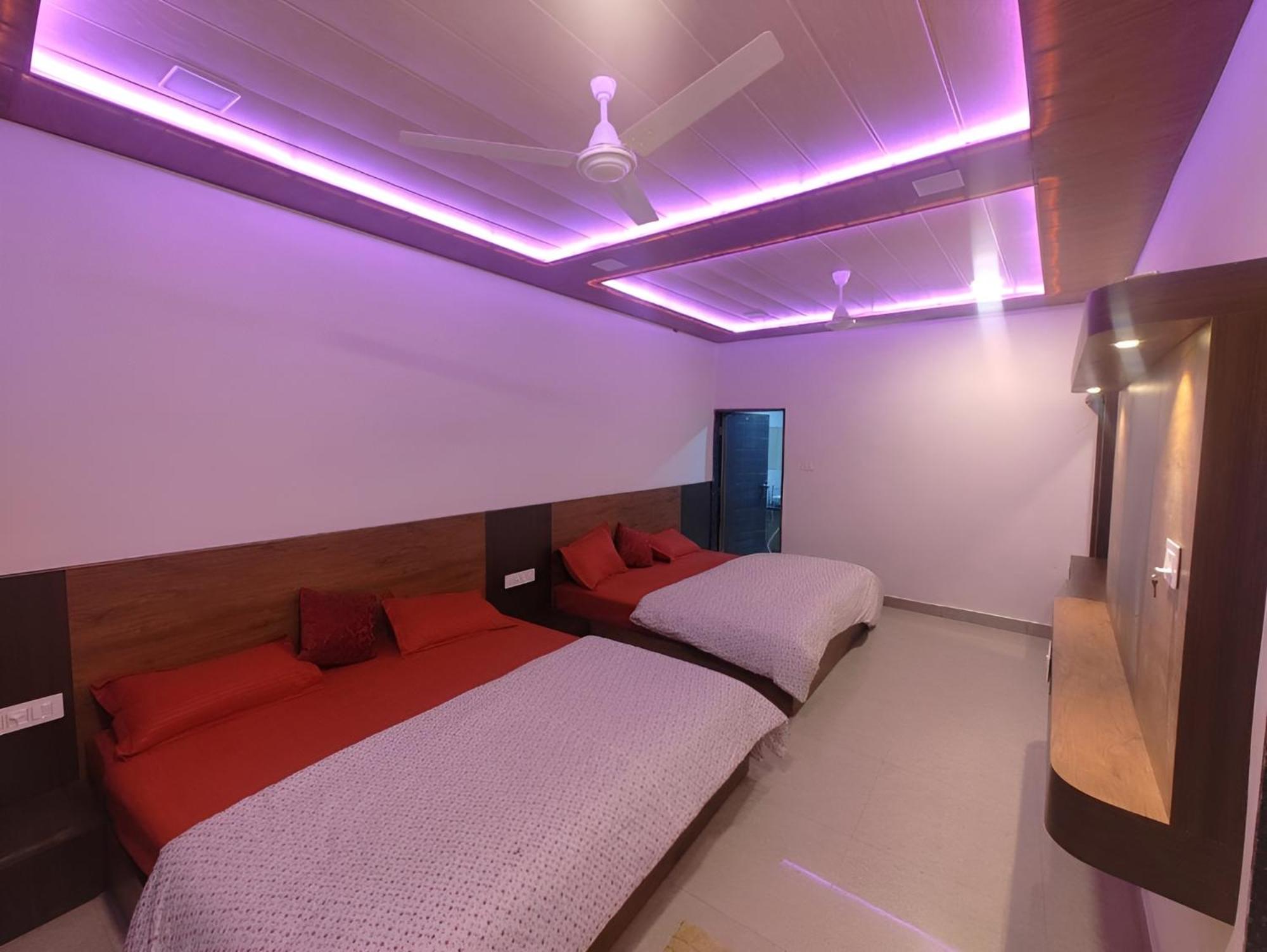 Quadruple Room With Private Bathroom photo 1