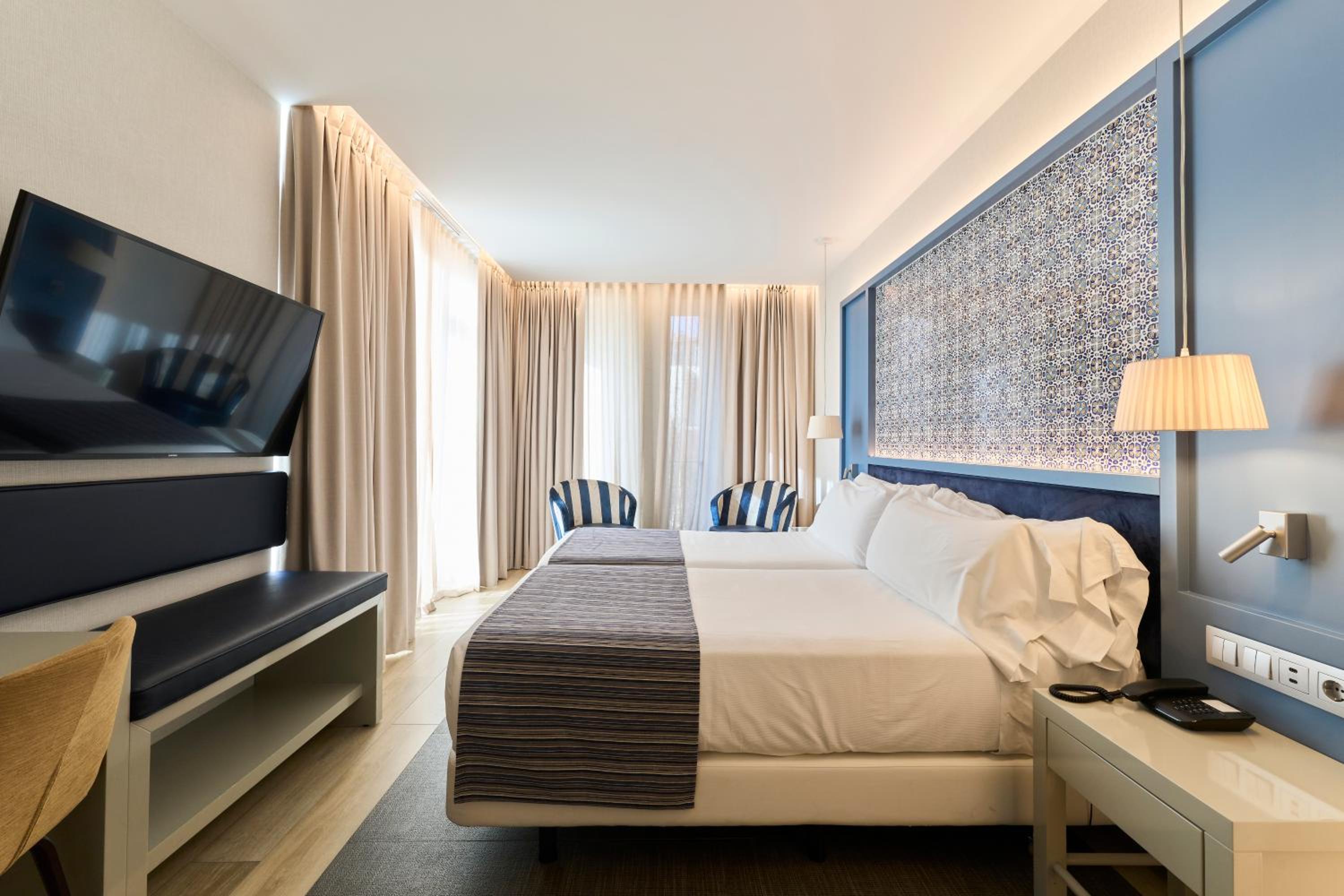 Superior Twin Room with Terrace and Private Pool - Photo 1