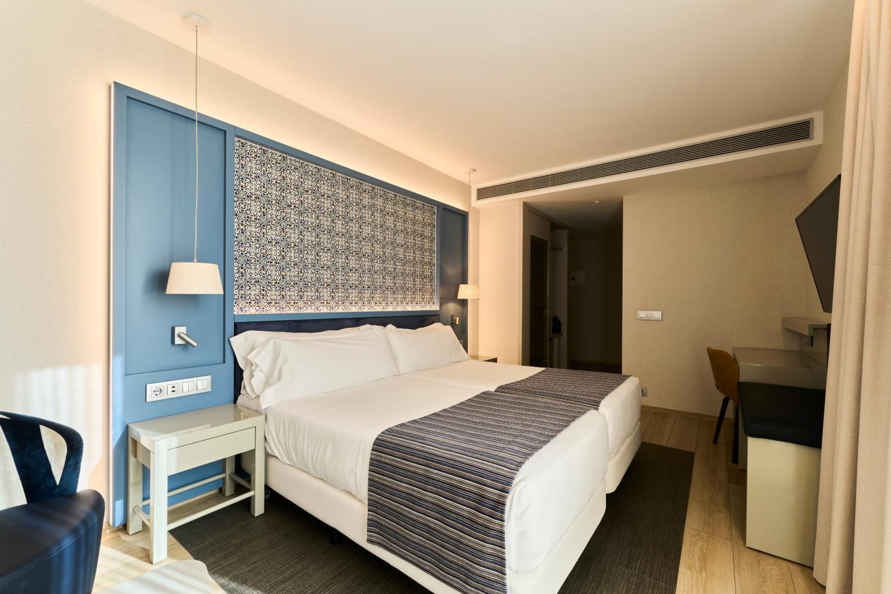 Superior Twin Room with Terrace and Private Pool - Photo 2