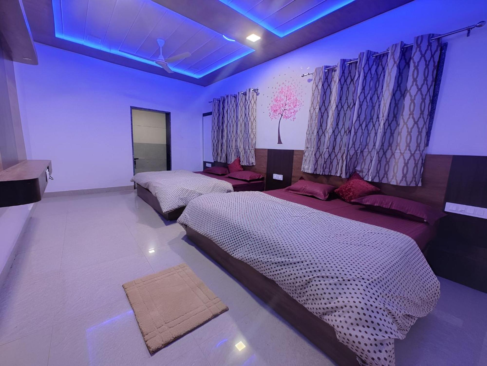 Quadruple Room With Private Bathroom photo 2