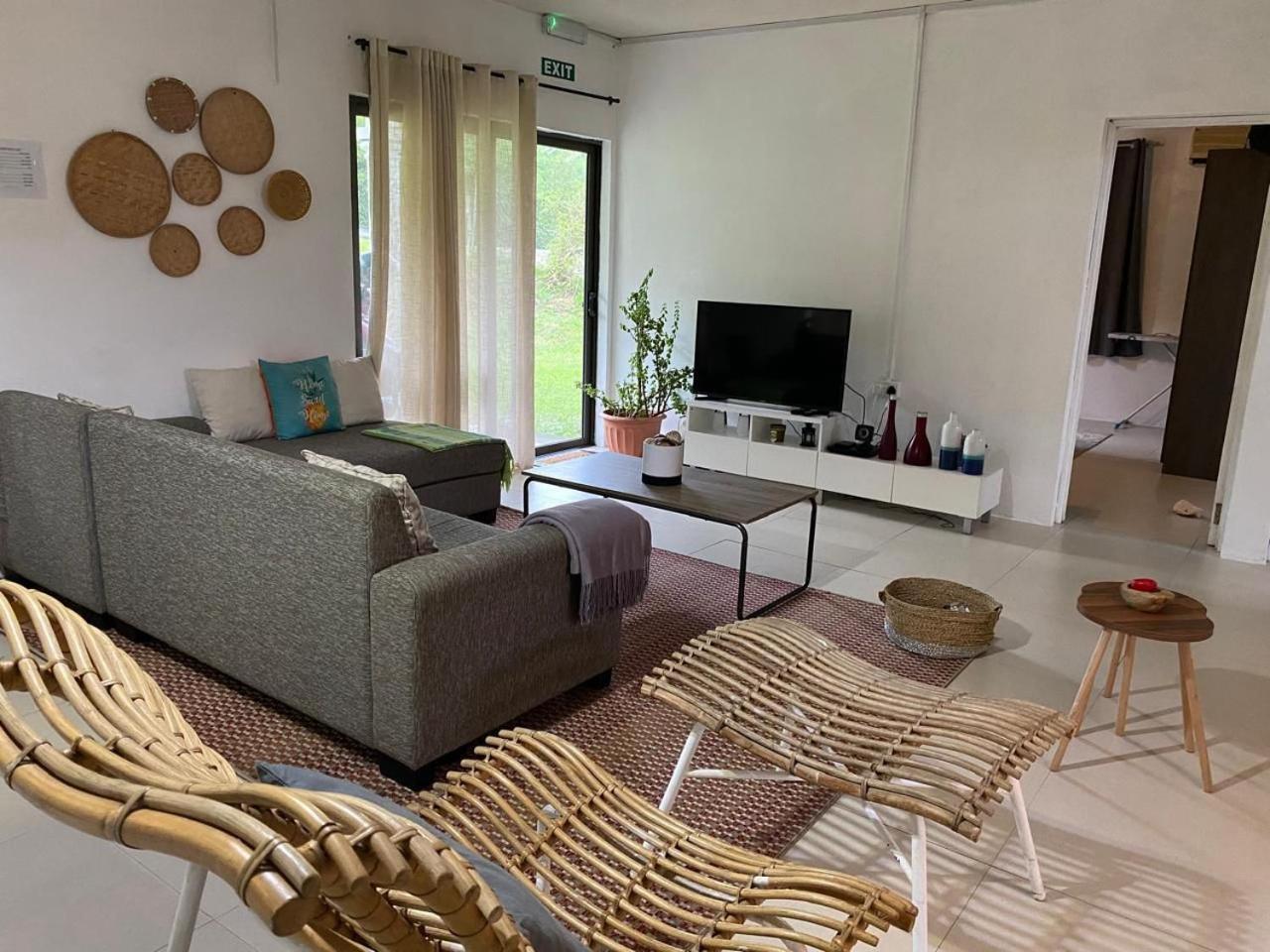Three-Bedroom Vacation Home  photo 2