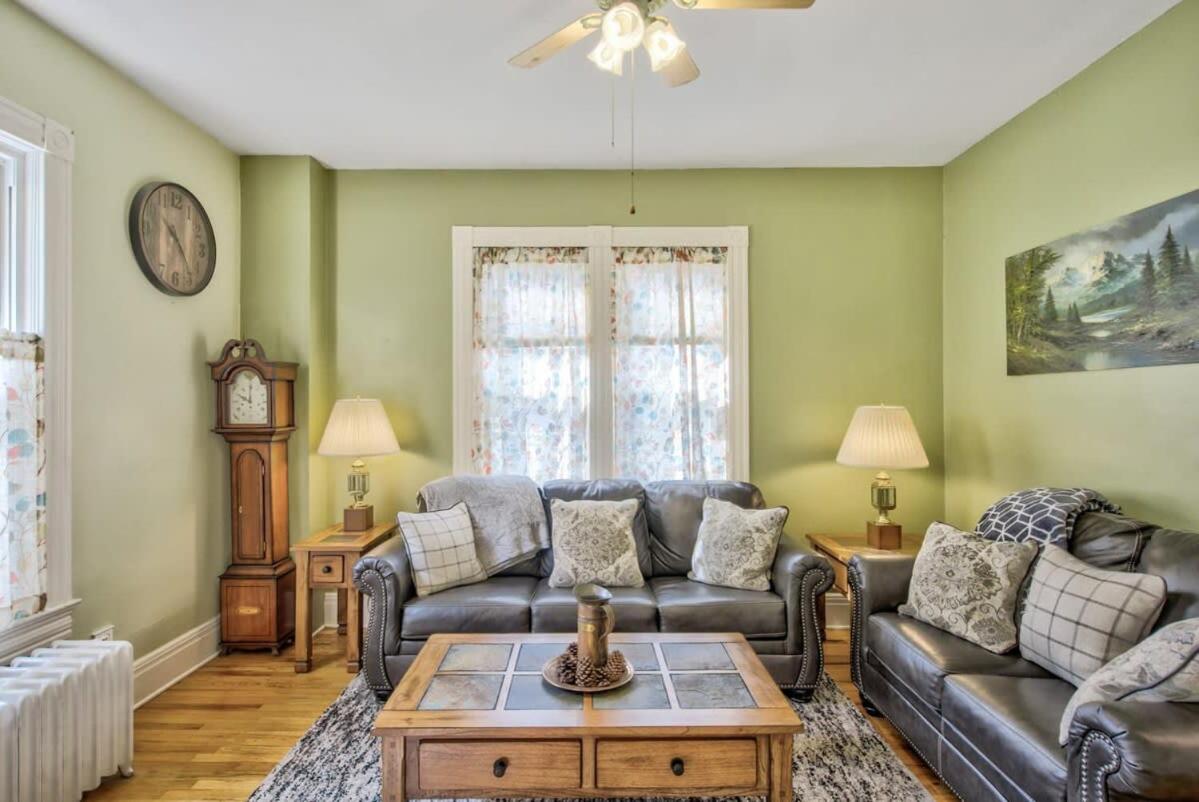 Family Room photo 1