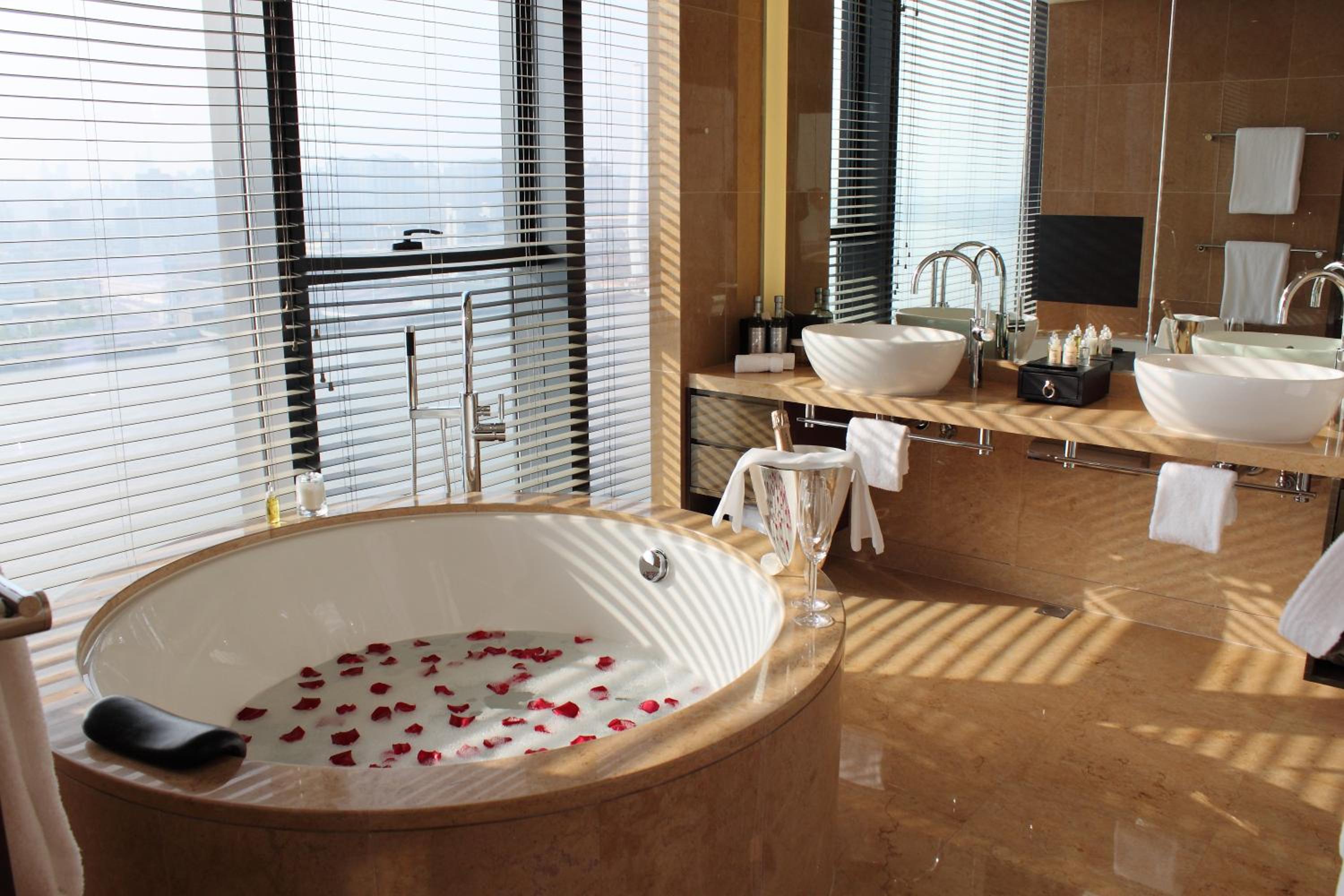 One-Bedroom Suite with River View