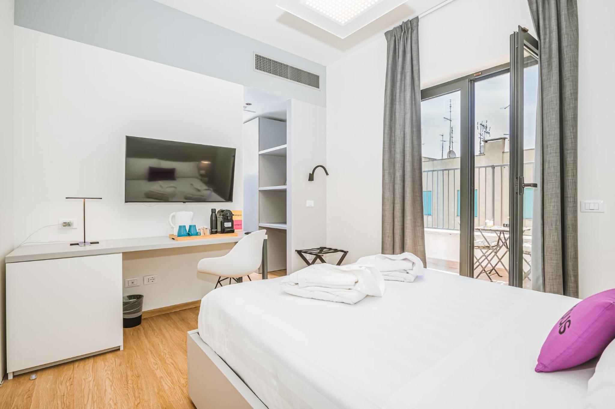 Deluxe Double Room with Balcony