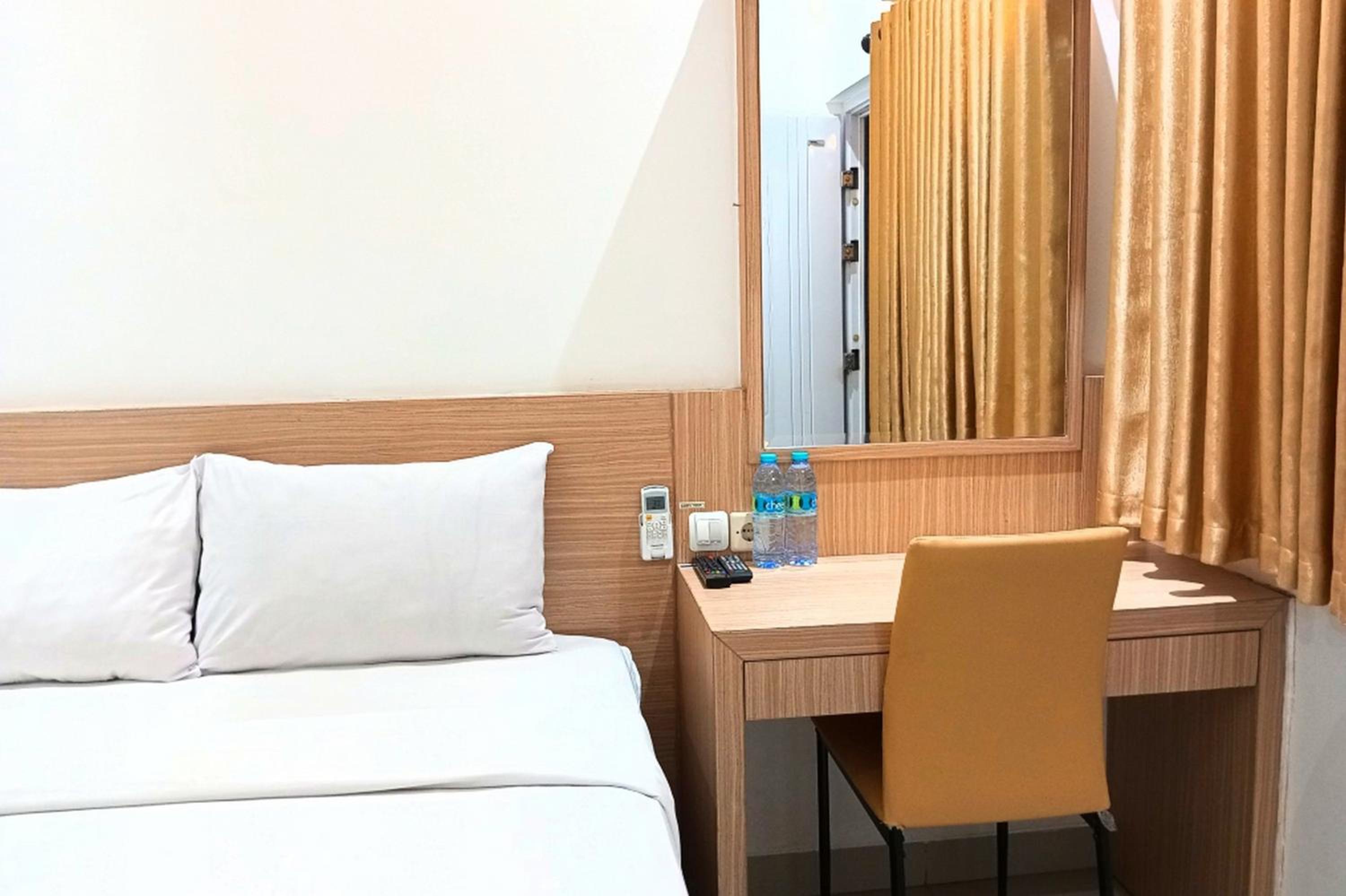 Deluxe Twin Room - Photo 8