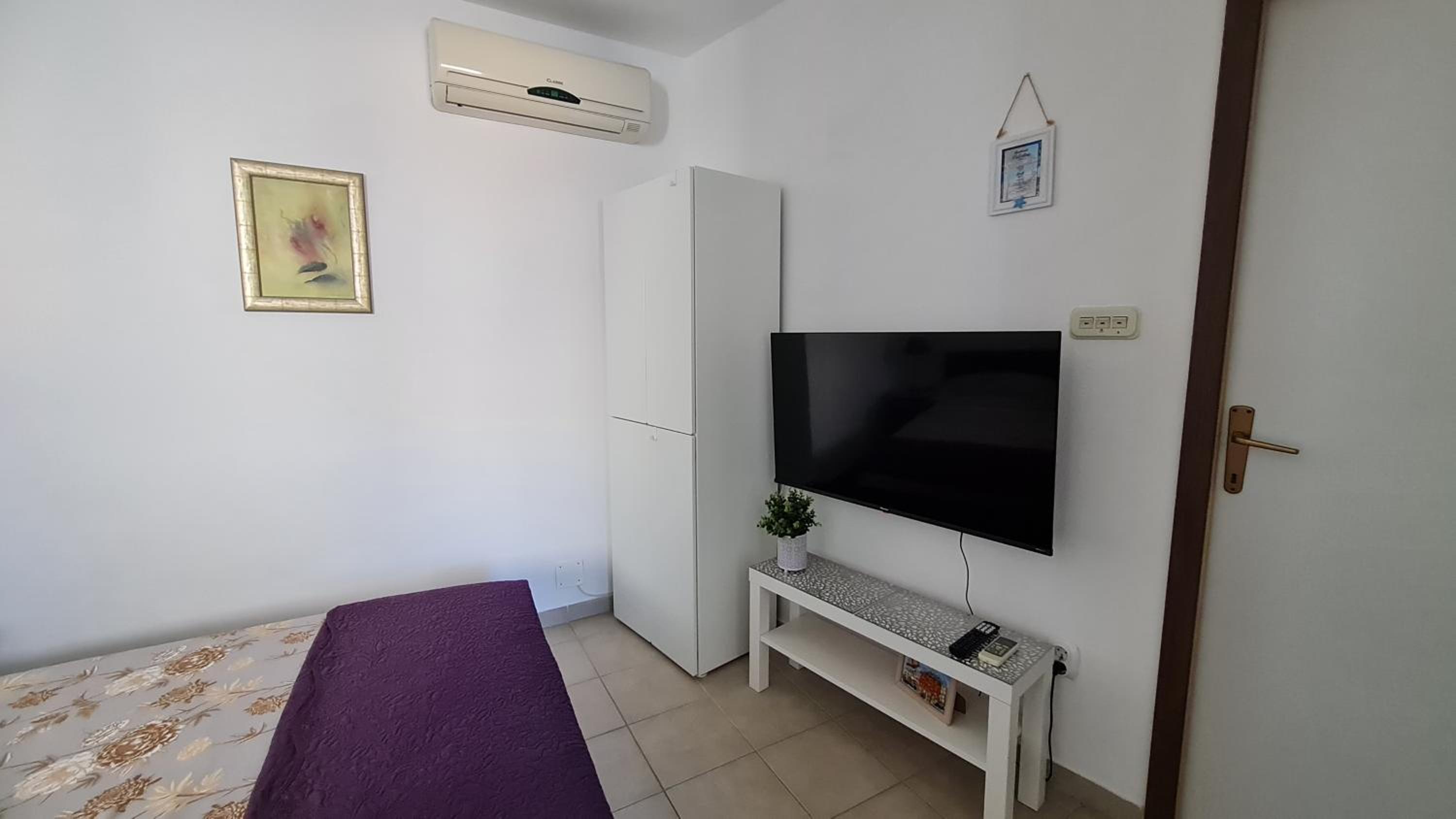 Studio with Balcony - Photo 11