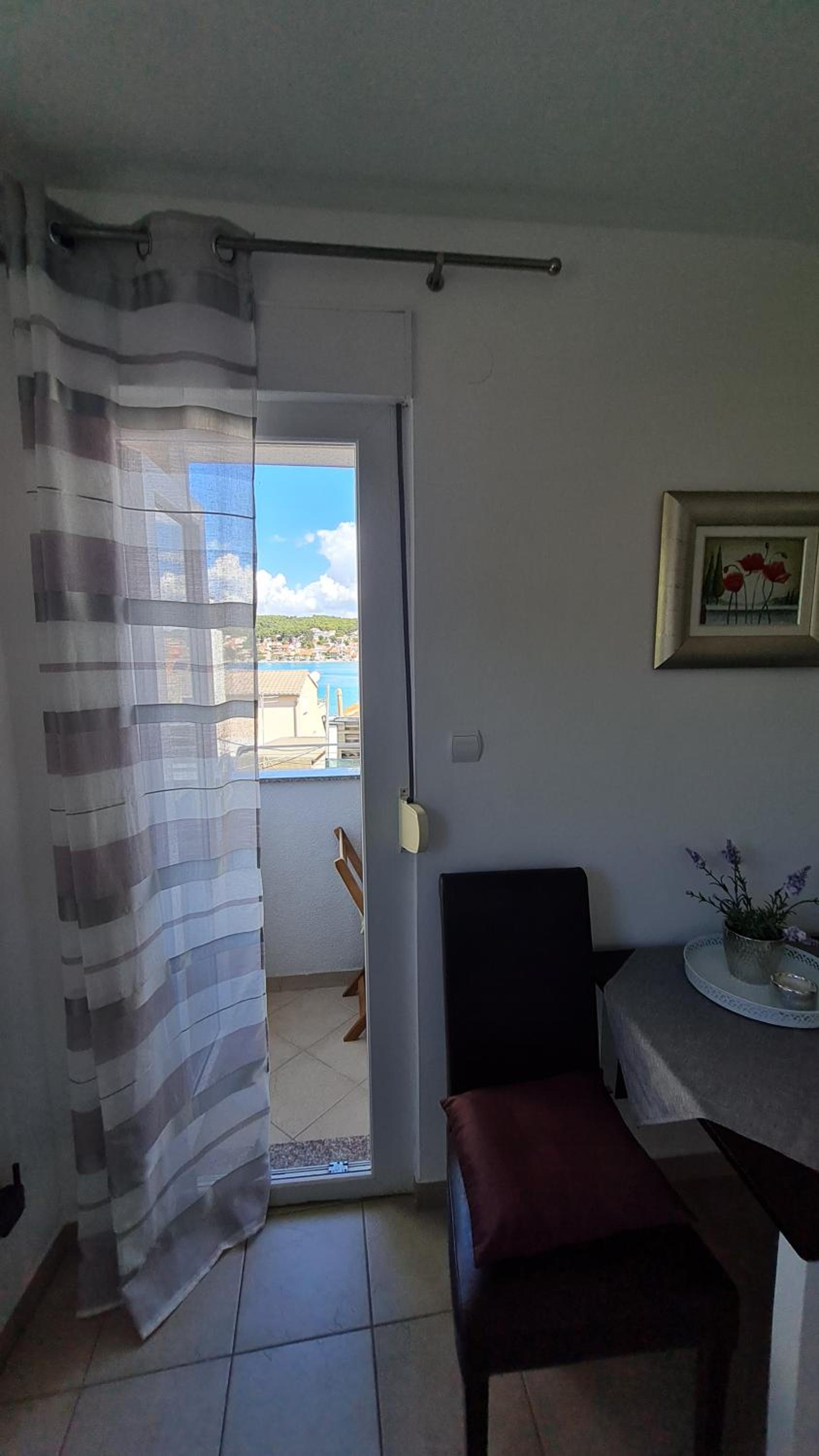 Studio with Balcony - Photo 3