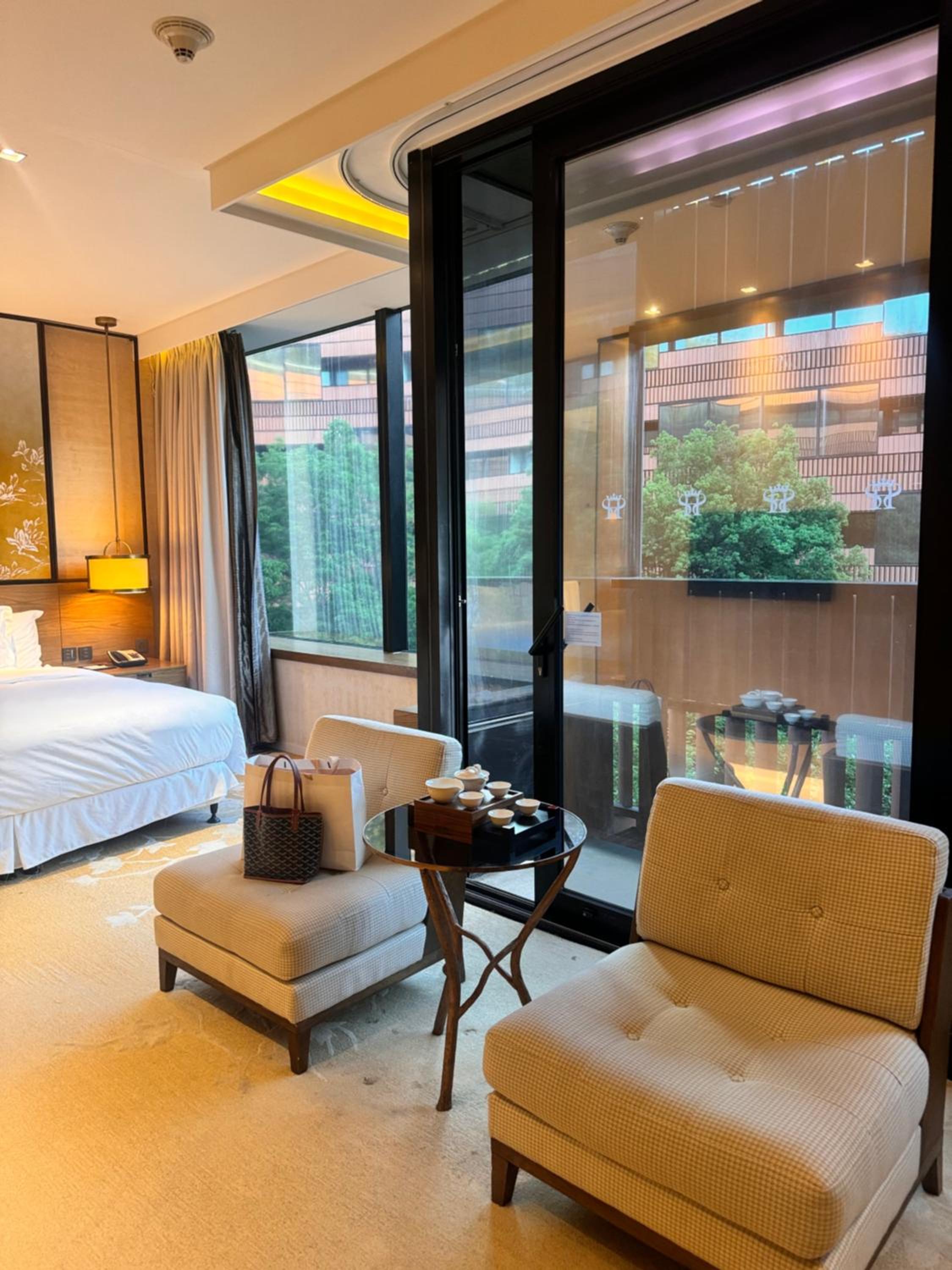 Courtyard King Room - Non-Smoking