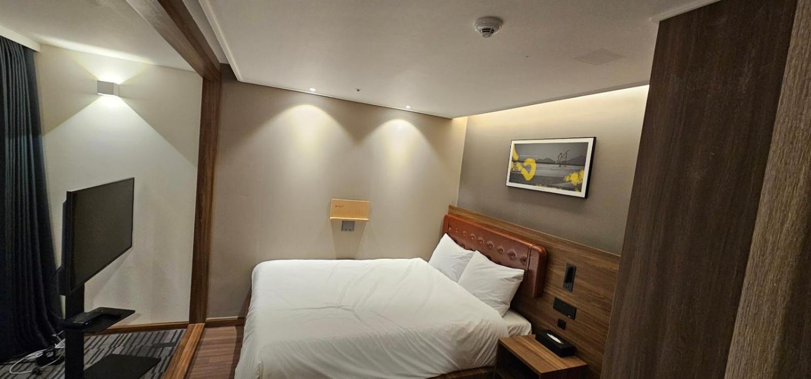 Double Room with Balcony and Sea View