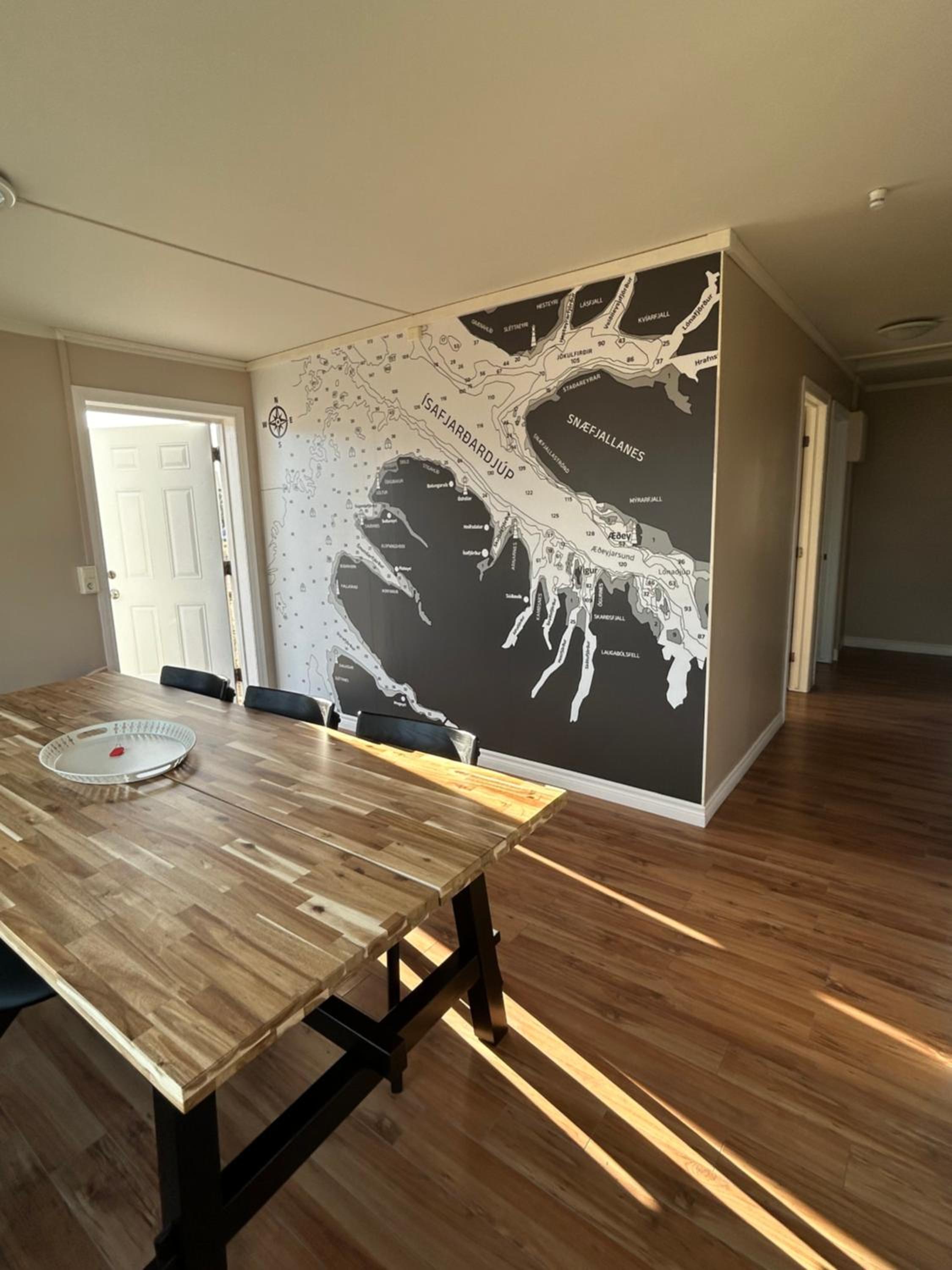 Three-Bedroom House photo 2