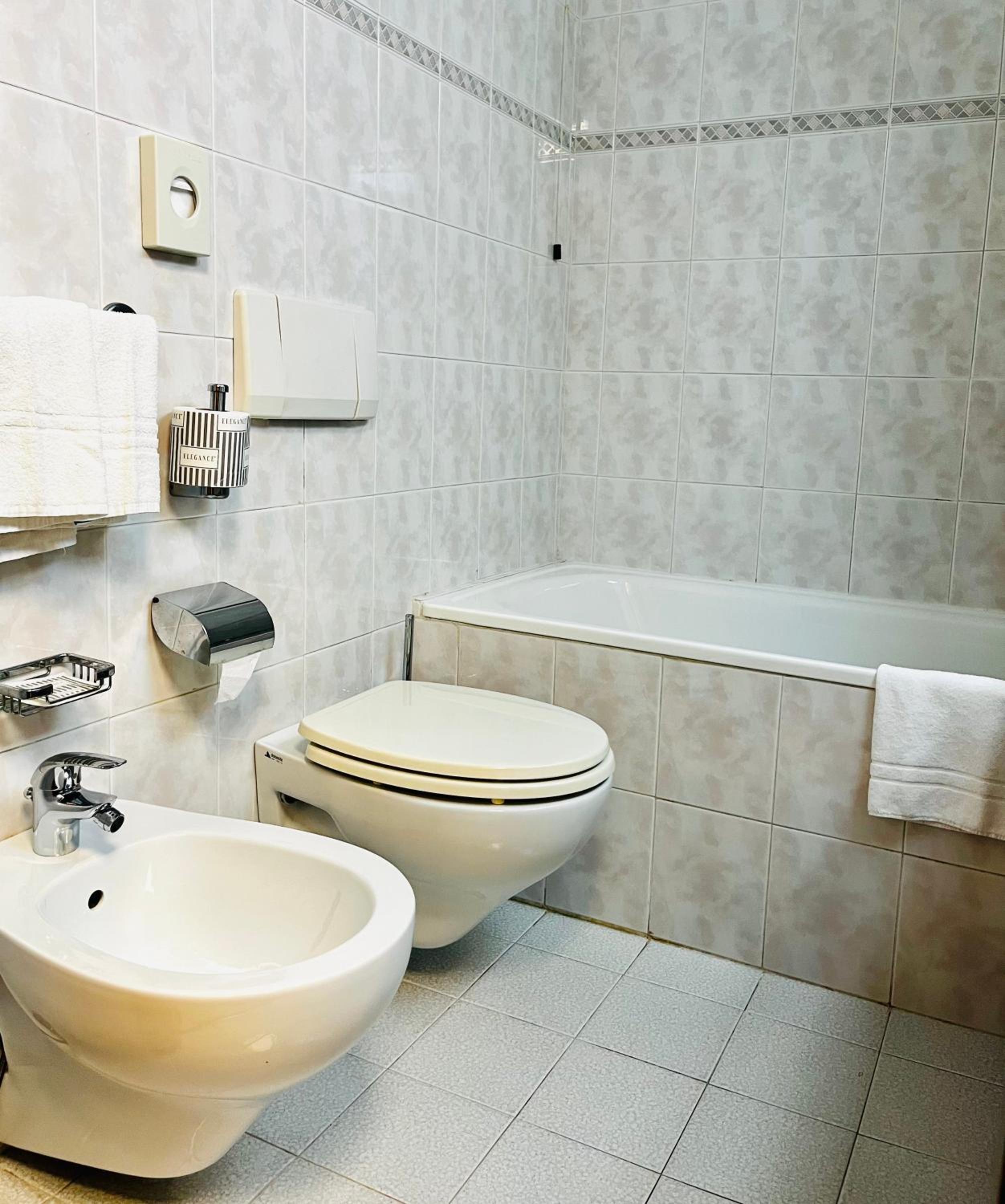 Double Room - Photo 4