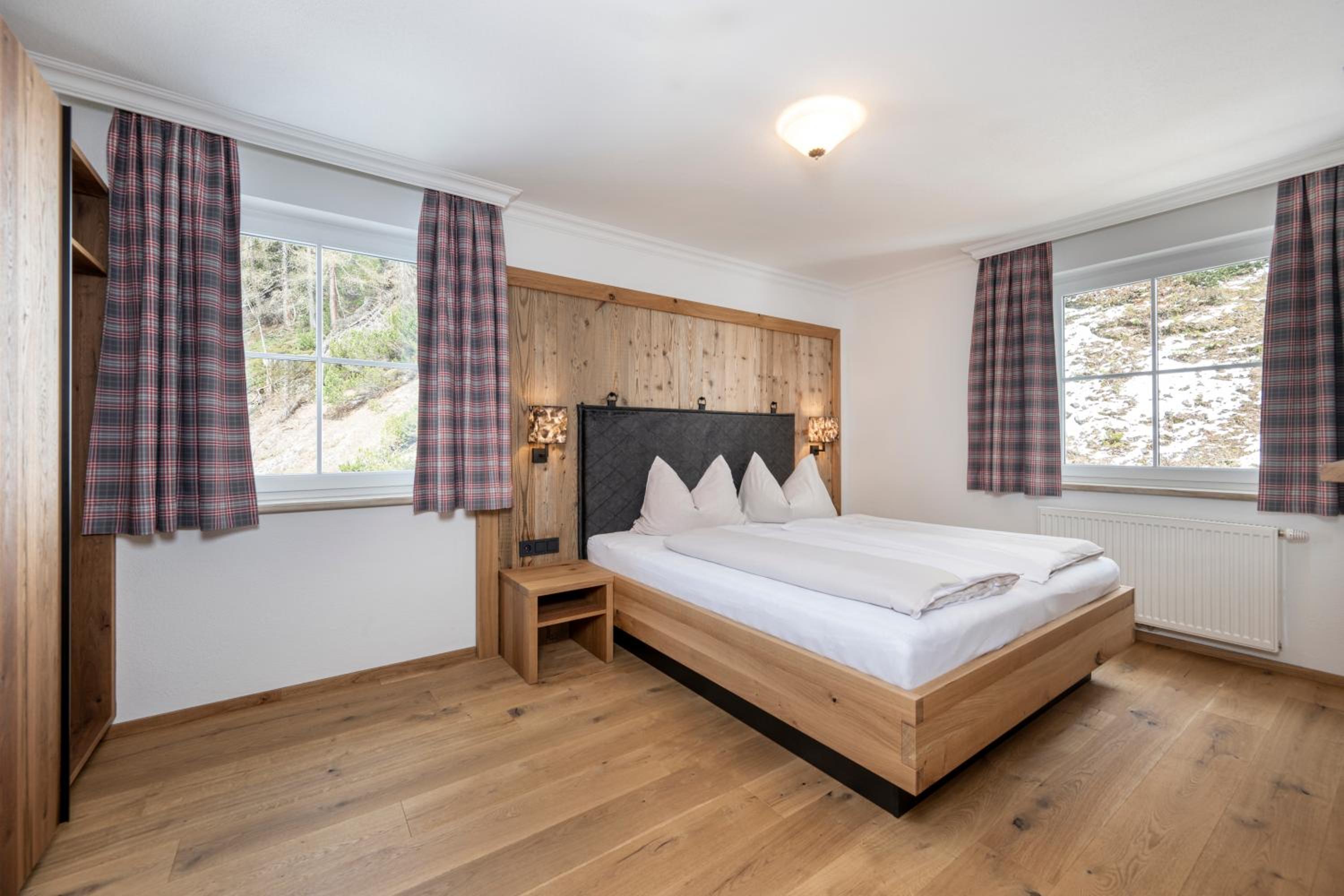 One-Bedroom Apartment with Sofa Bed