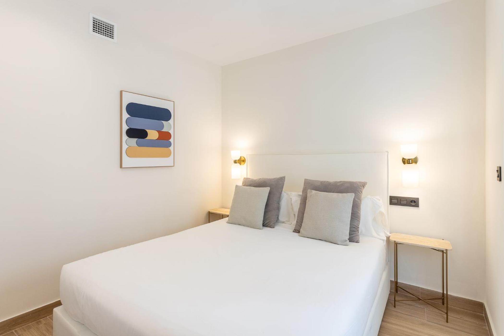 Two-Bedroom Apartment with Sea View - Photo 14