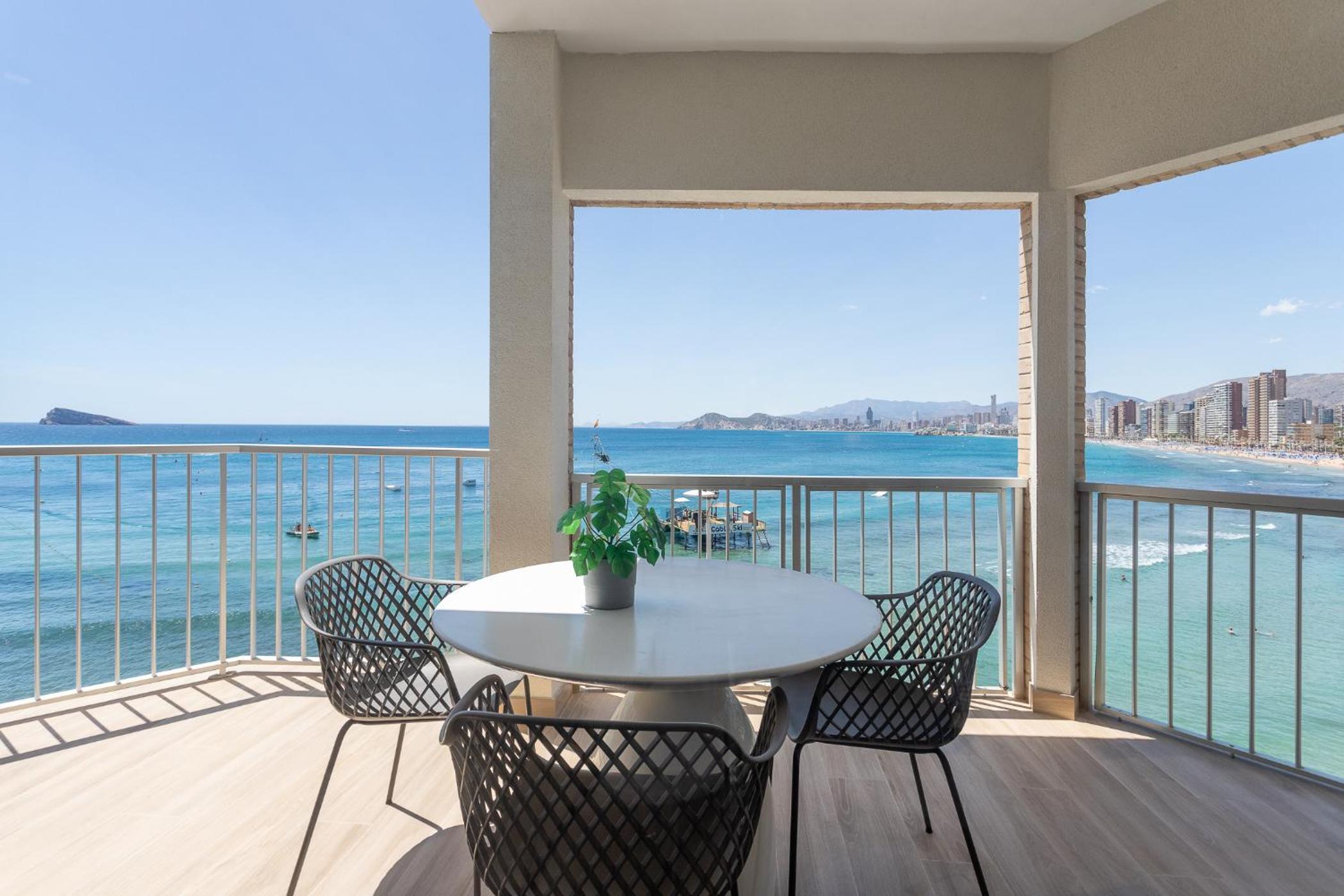 Two-Bedroom Apartment with Sea View - Photo 3