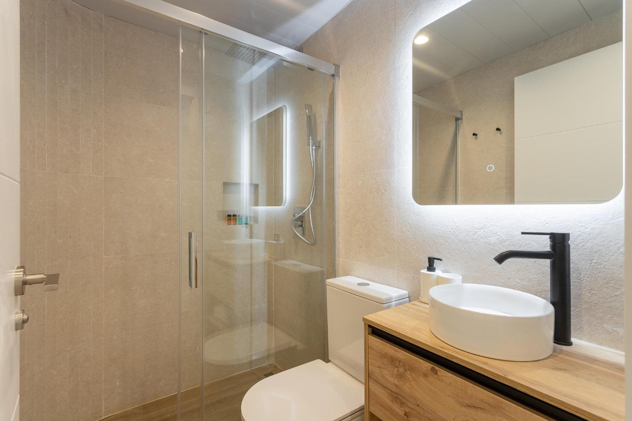 Two-Bedroom Apartment with Sea View - Photo 15