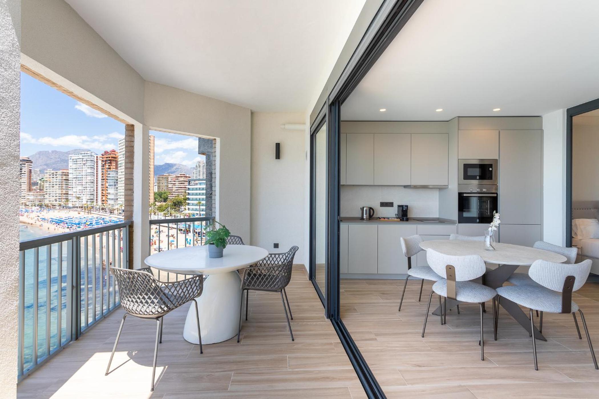 Two-Bedroom Apartment with Sea View - Photo 6