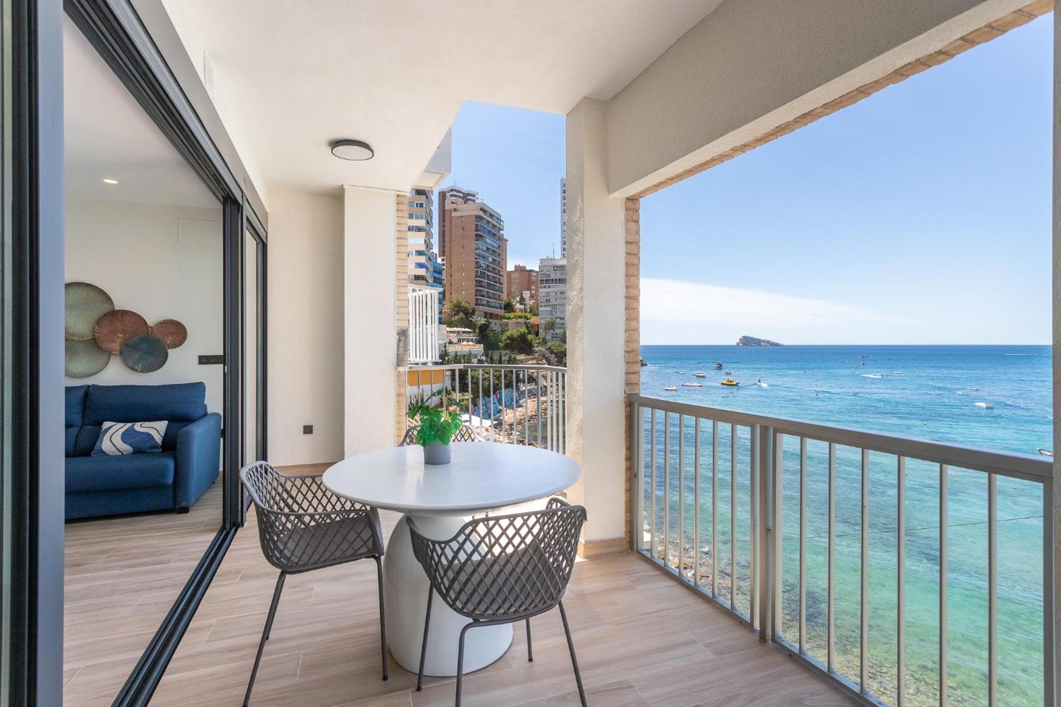 Two-Bedroom Apartment with Sea View - Photo 5